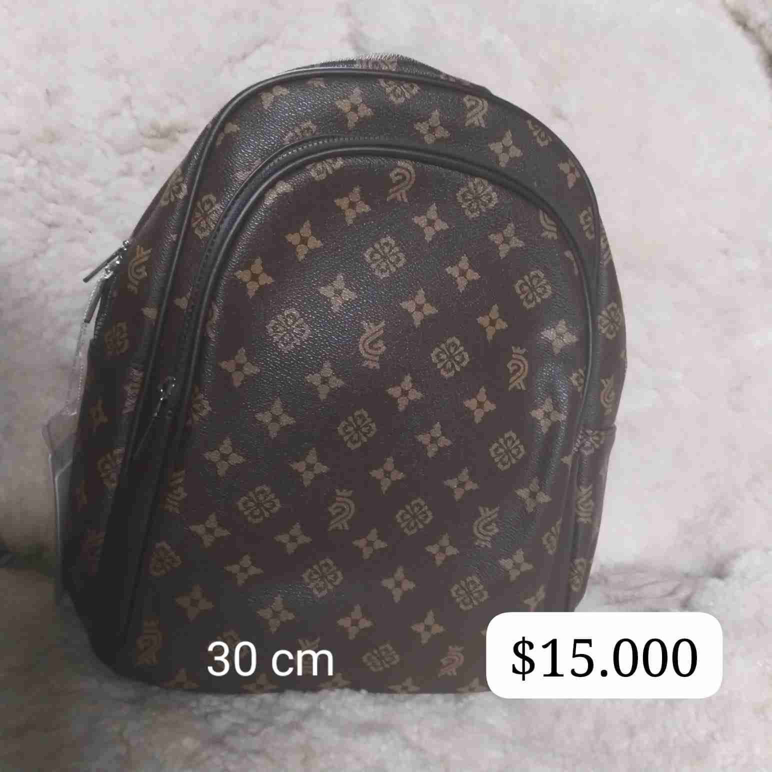 Mochila negra con diseño TM - miniatura 6