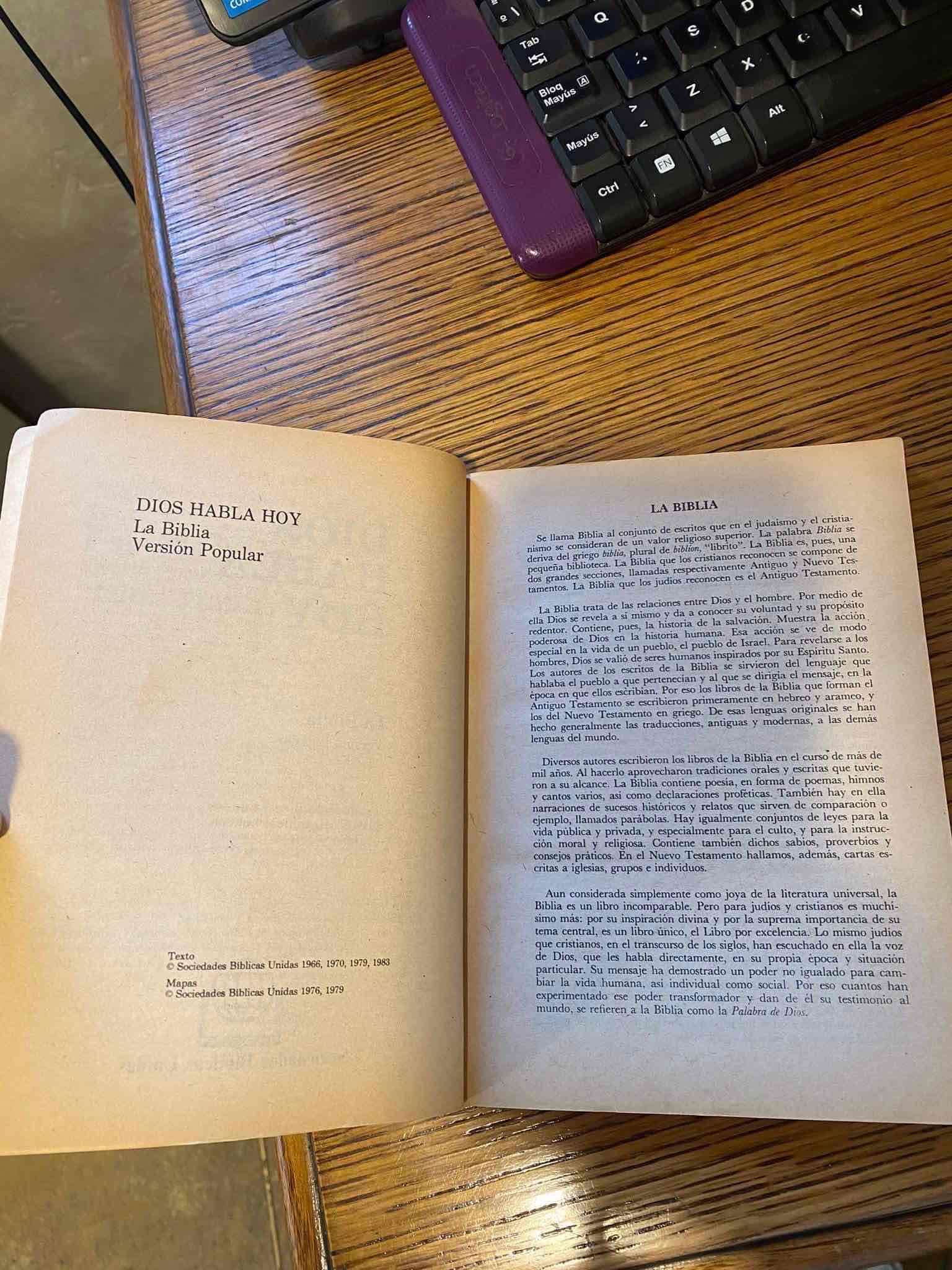 La Sagrada Biblia tapa dura - miniatura 3