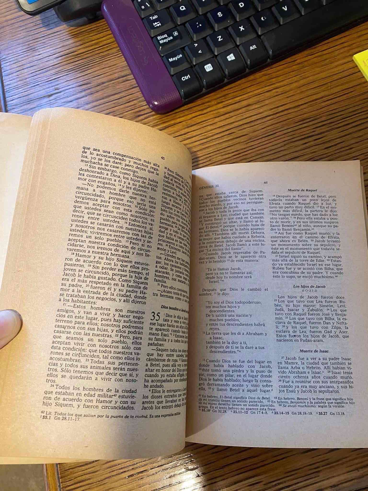 La Sagrada Biblia tapa dura - miniatura 6