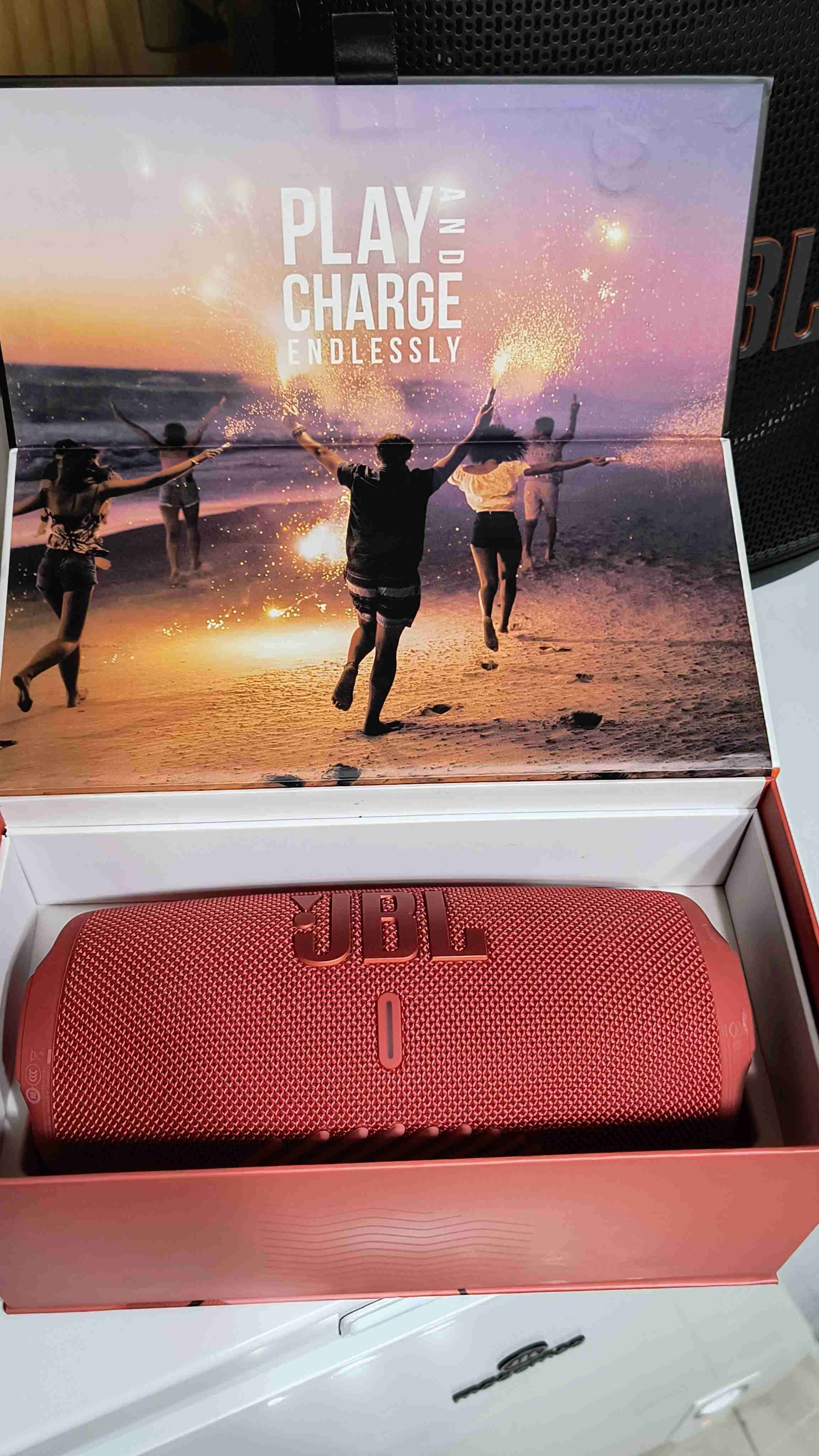 Parlante JBL Charge 5 rojo - miniatura 2