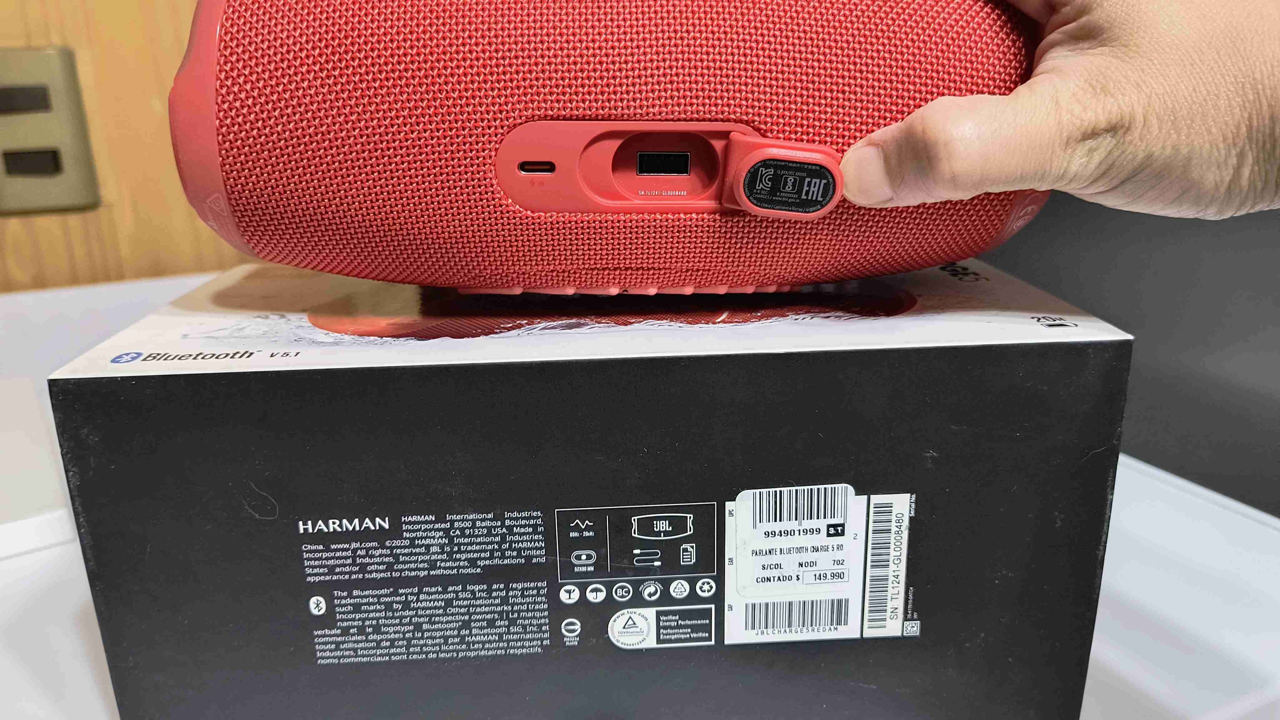 Parlante JBL Charge 5 rojo - miniatura 5