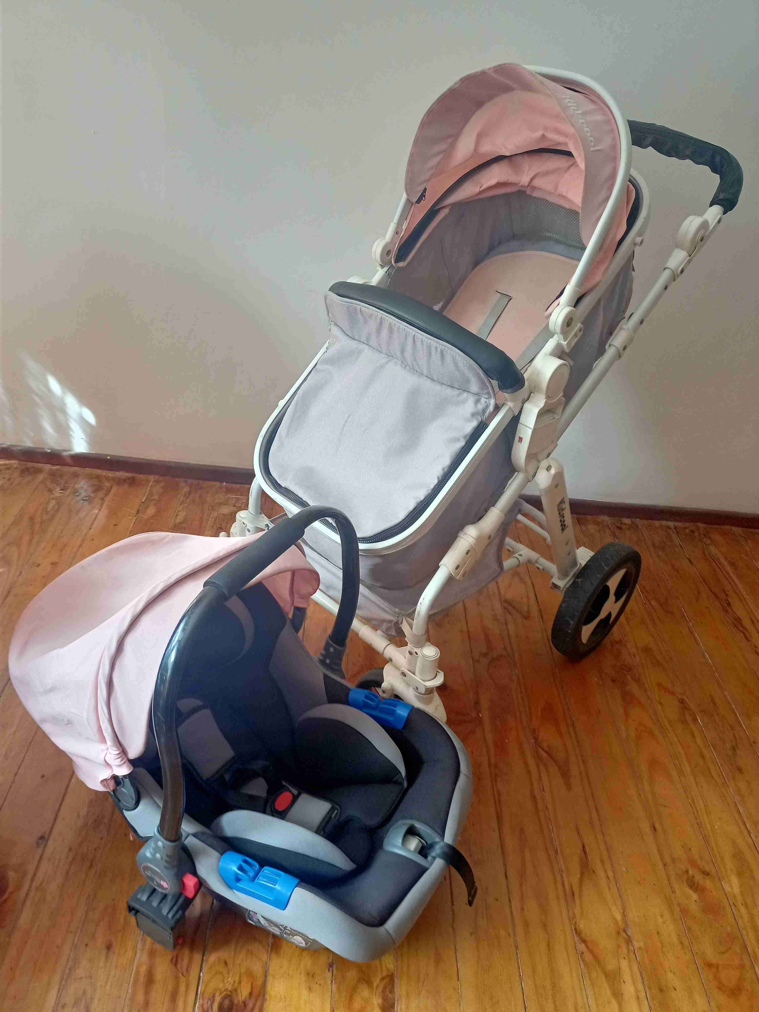 Coche cuna  y silla  para bebé rosado kidscool - miniatura 1