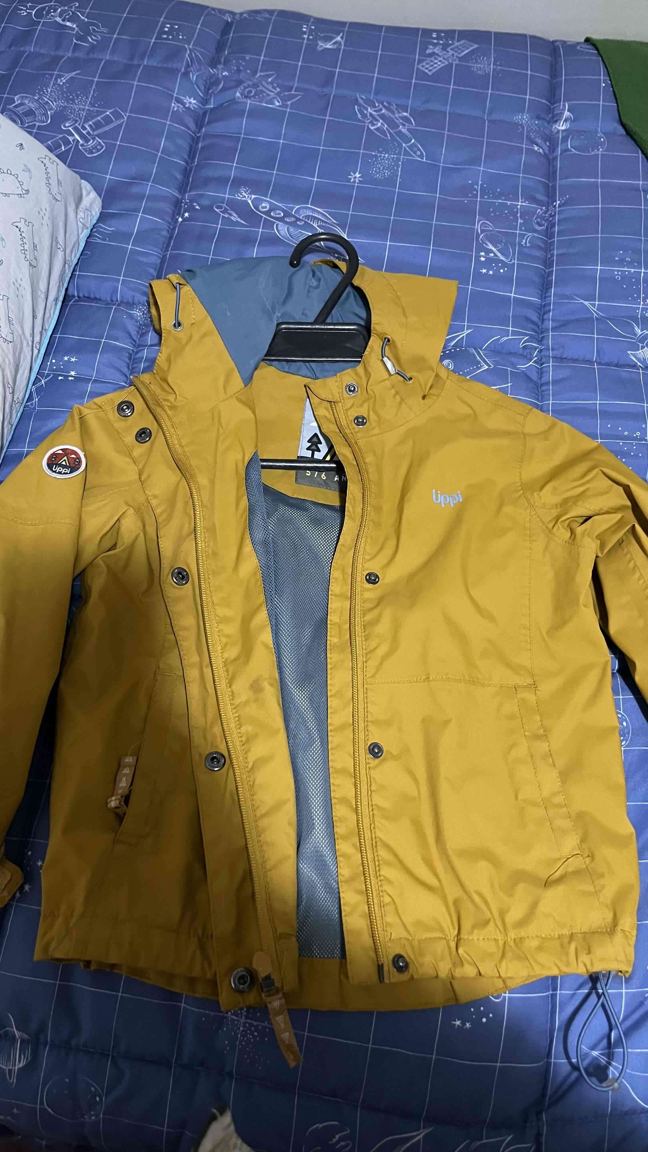 Chaqueta amarilla impermeable - miniatura 1