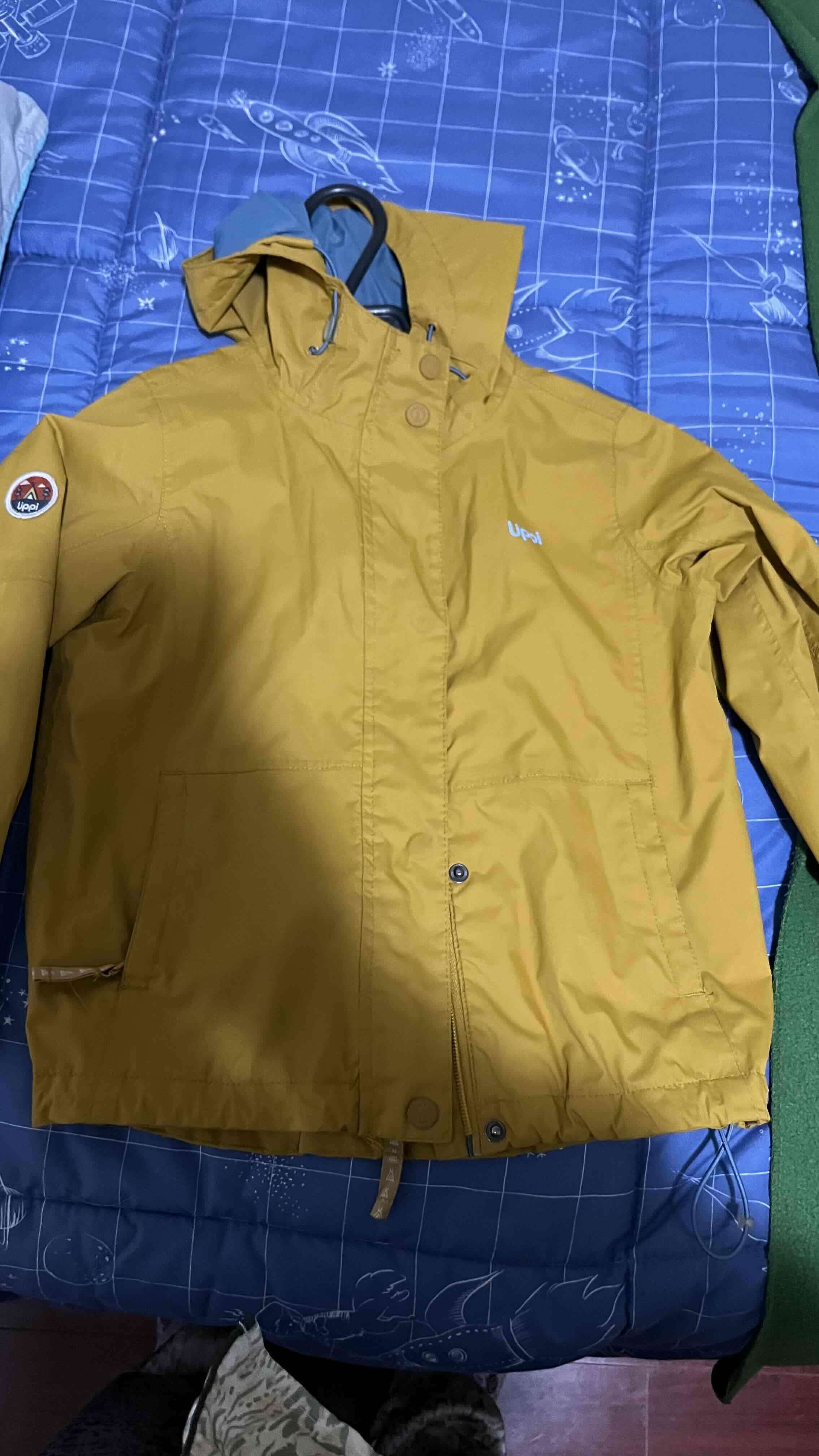 Chaqueta amarilla impermeable - miniatura 2