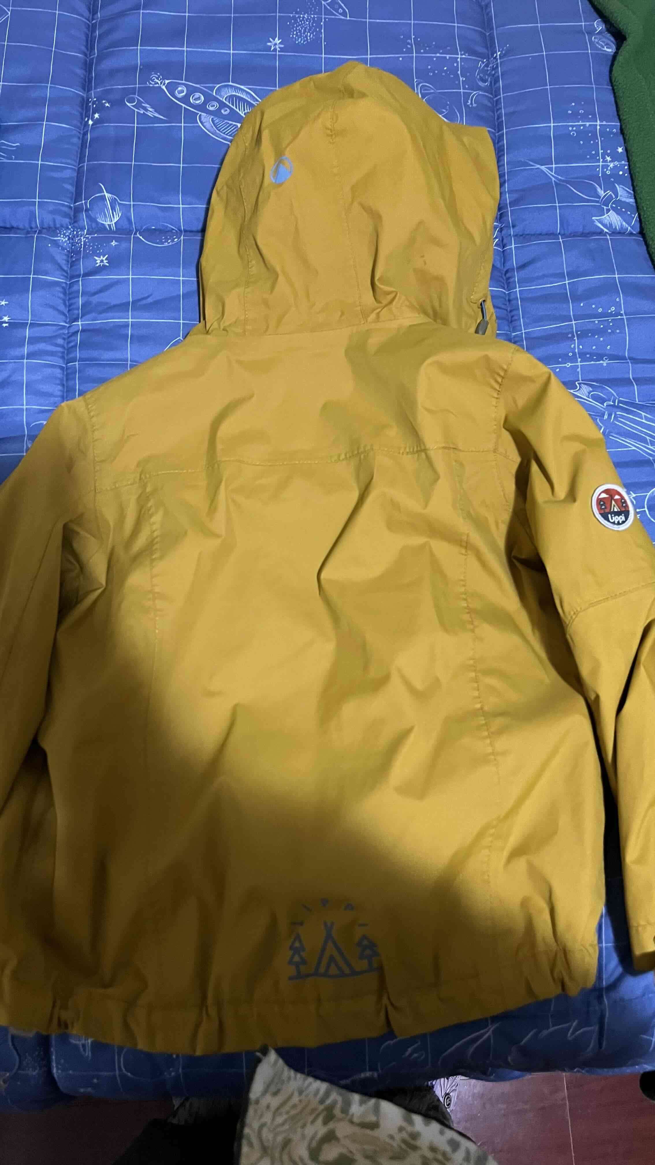 Chaqueta amarilla impermeable - miniatura 4