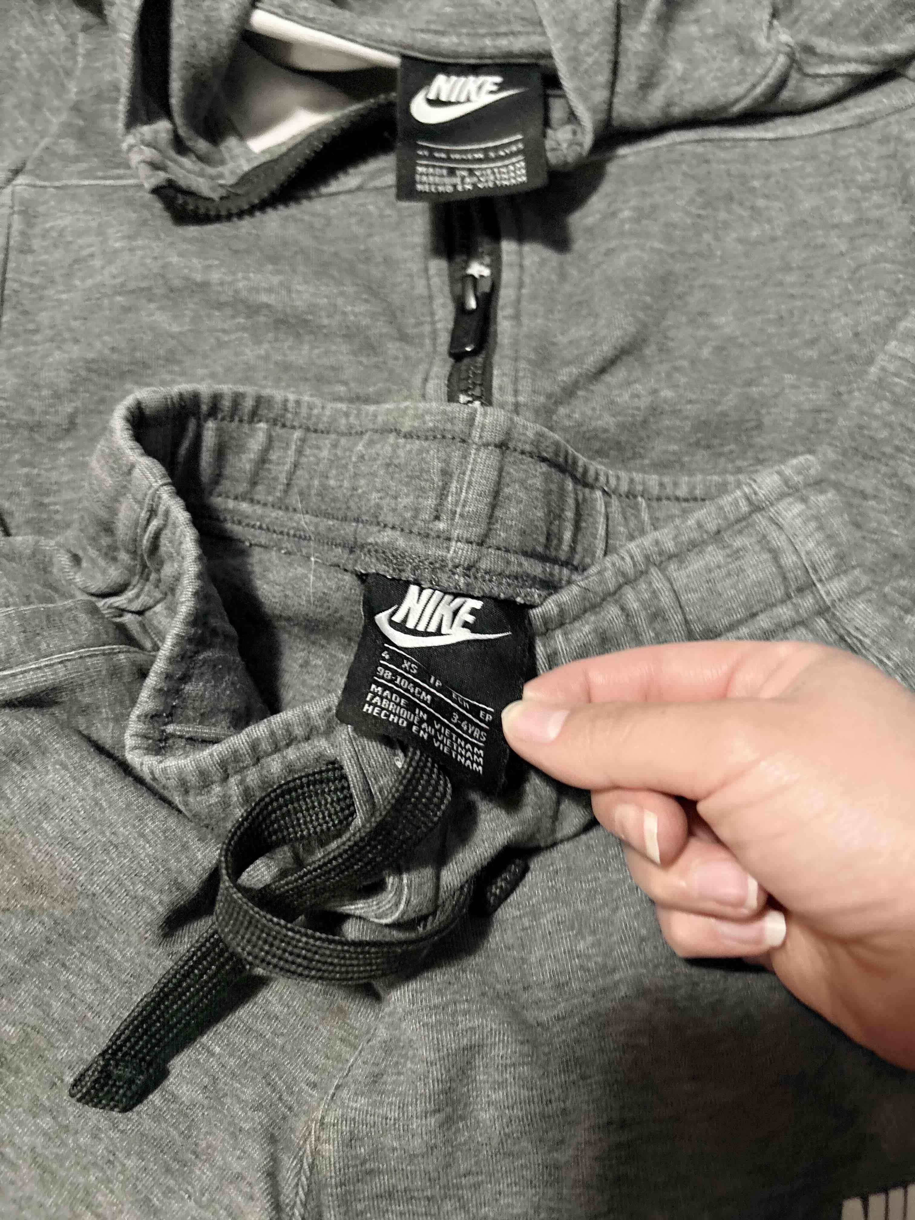 Conjunto Nike de niño talla 4 - miniatura 3