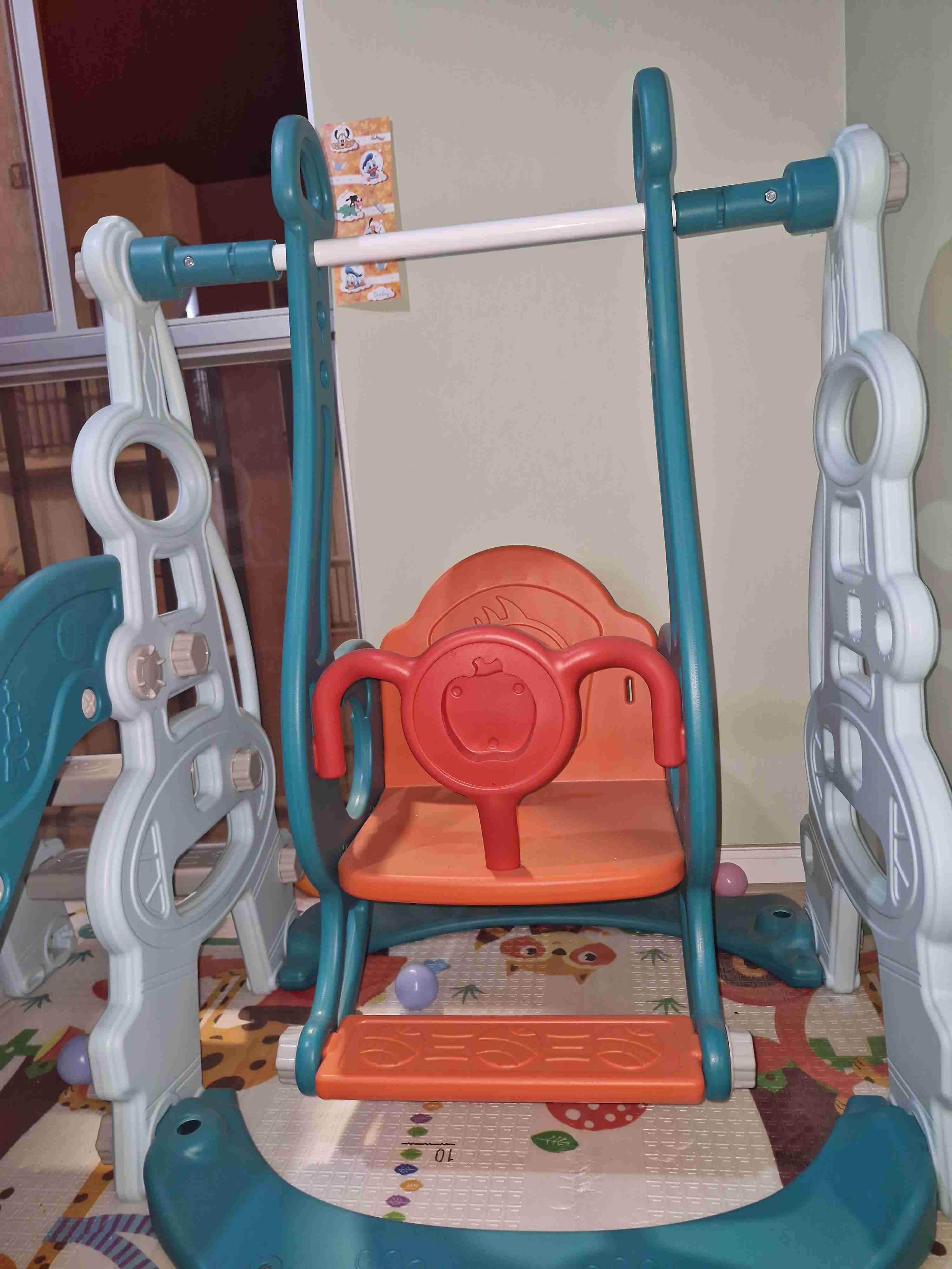 Juego infantil con resbalín y columpio - miniatura 2