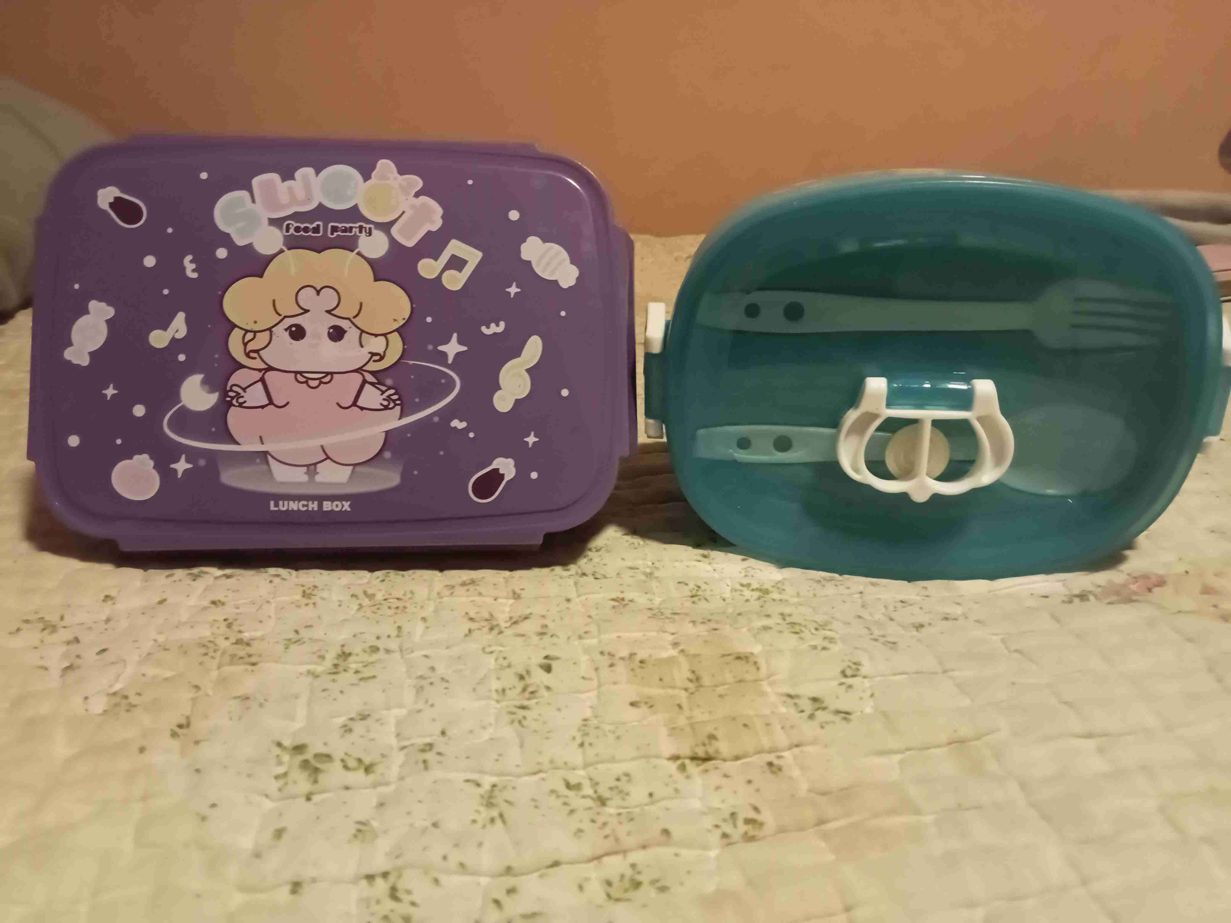 Loncheras infantiles púrpura y celestes