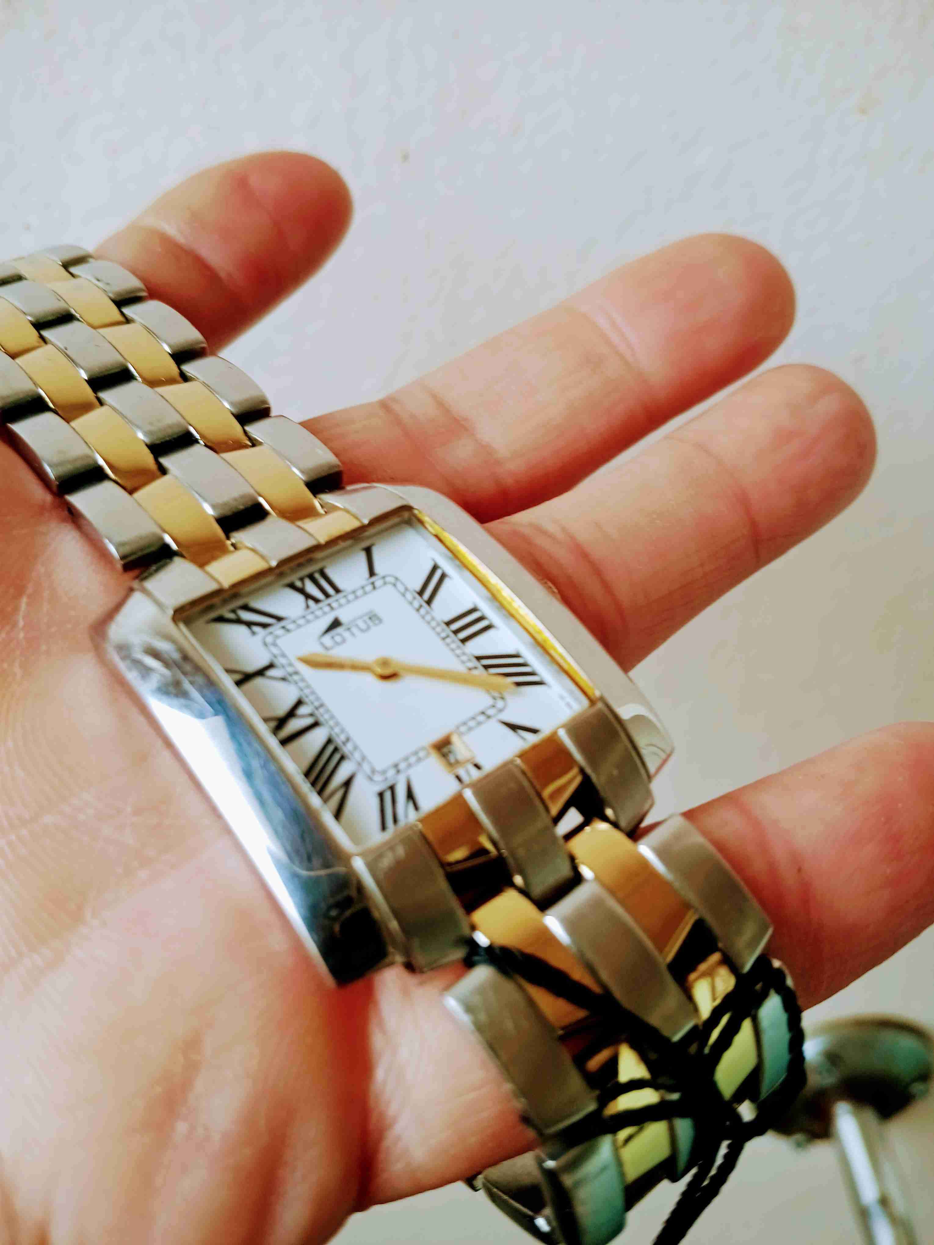 Reloj Lotus de pulsera metálica - miniatura 1