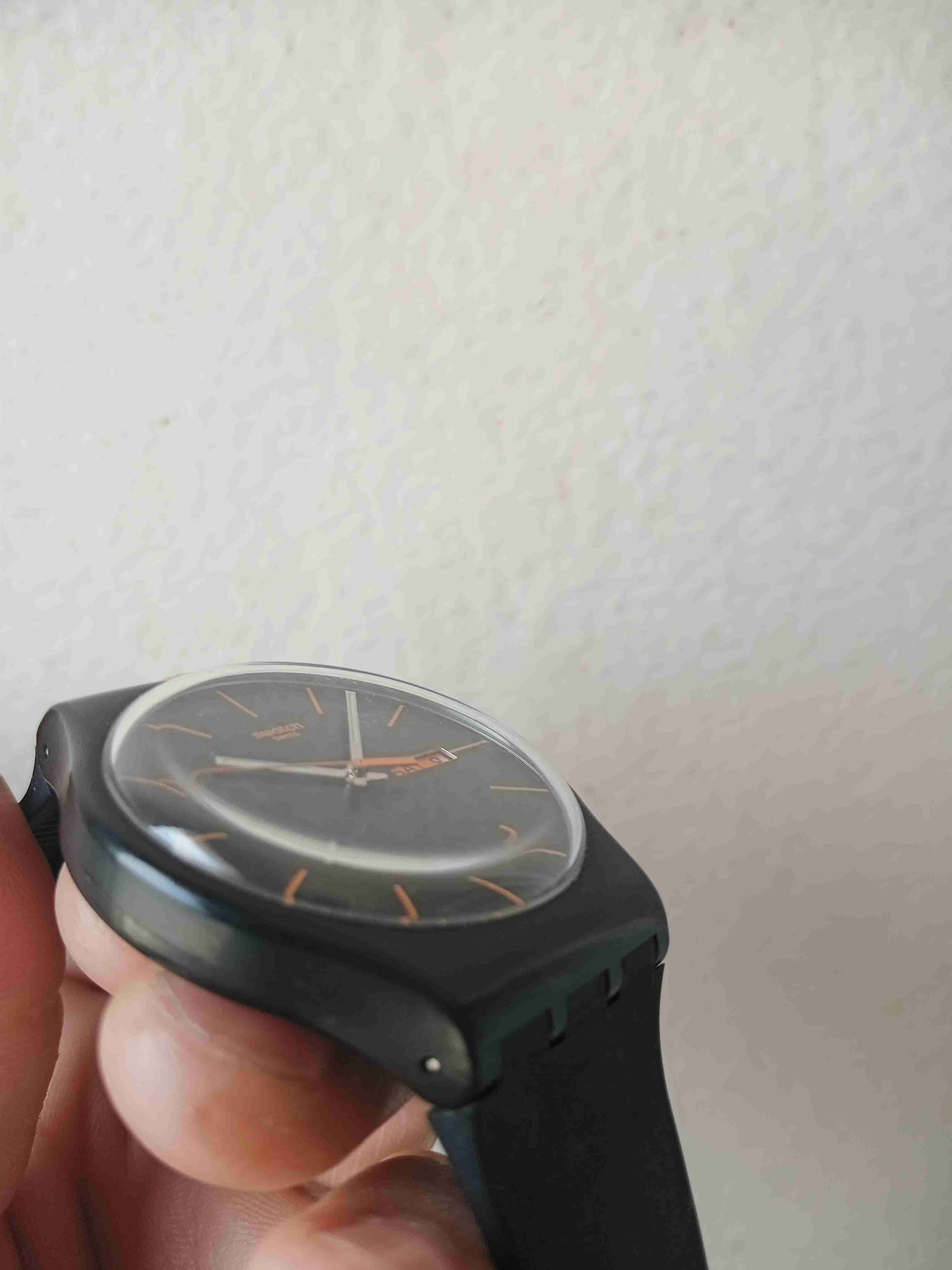 Reloj Swatch negro y naranja - miniatura 2