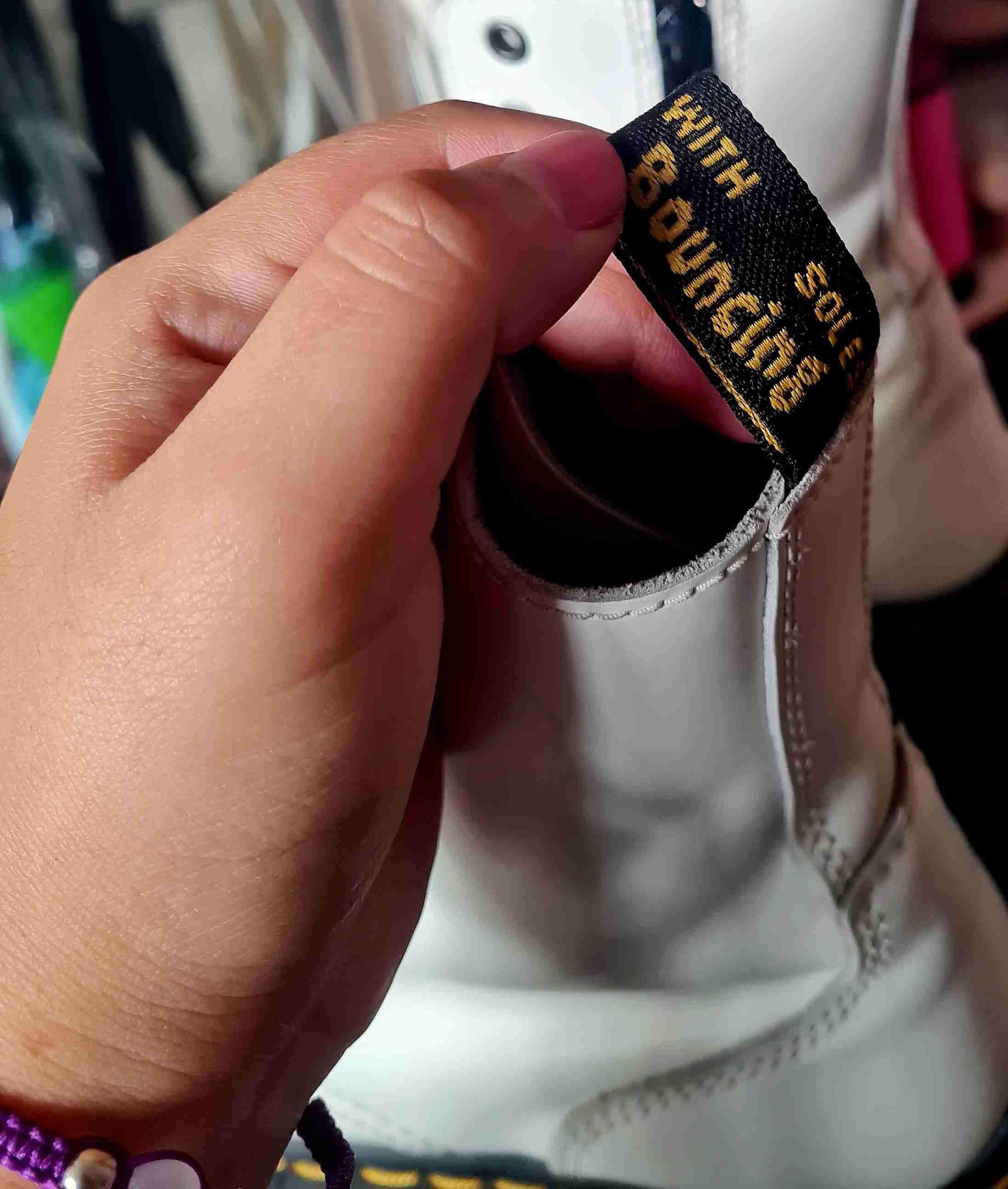 Botas blancas con cordones dr martens - miniatura 4