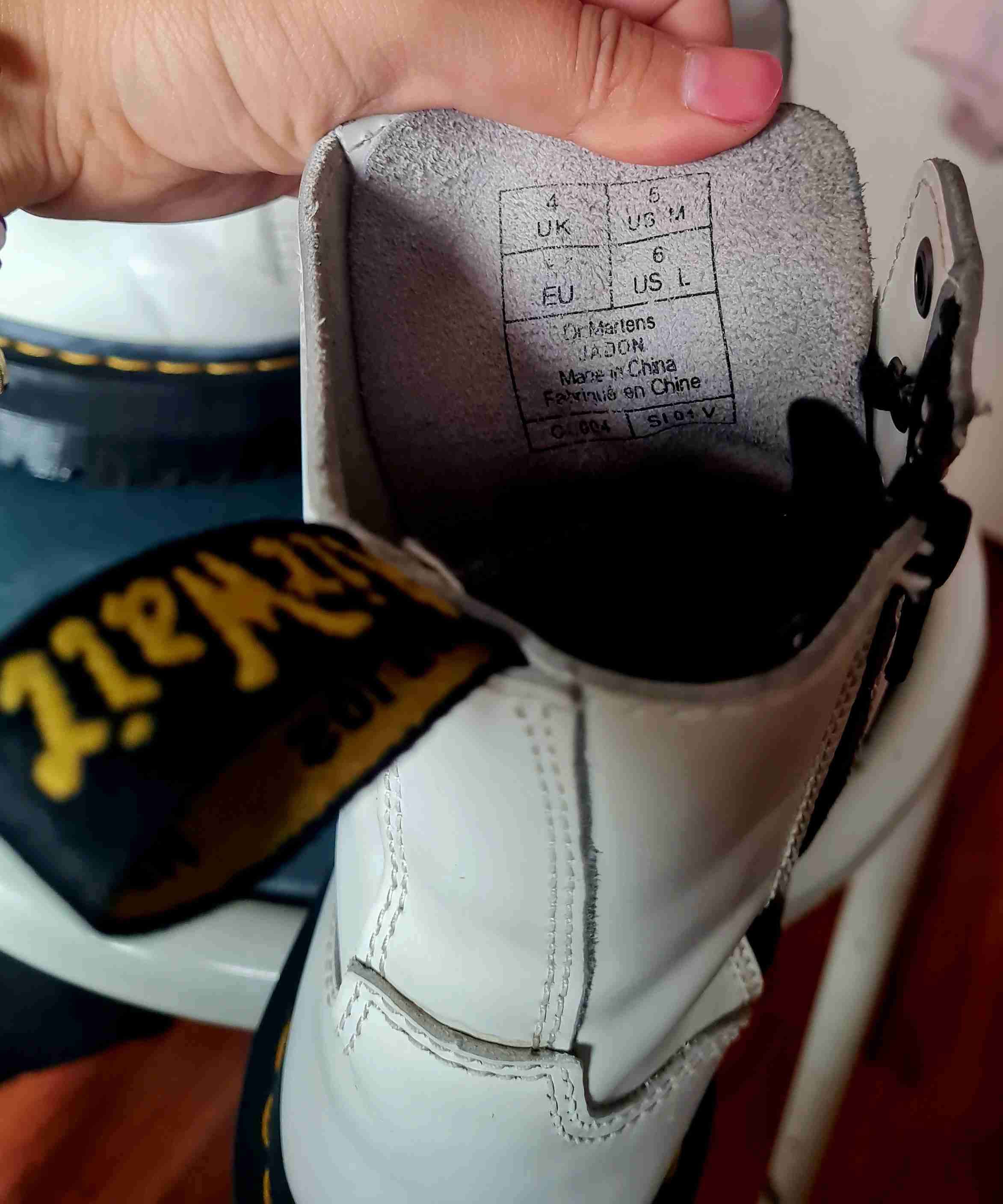 Botas blancas con cordones dr martens - miniatura 6