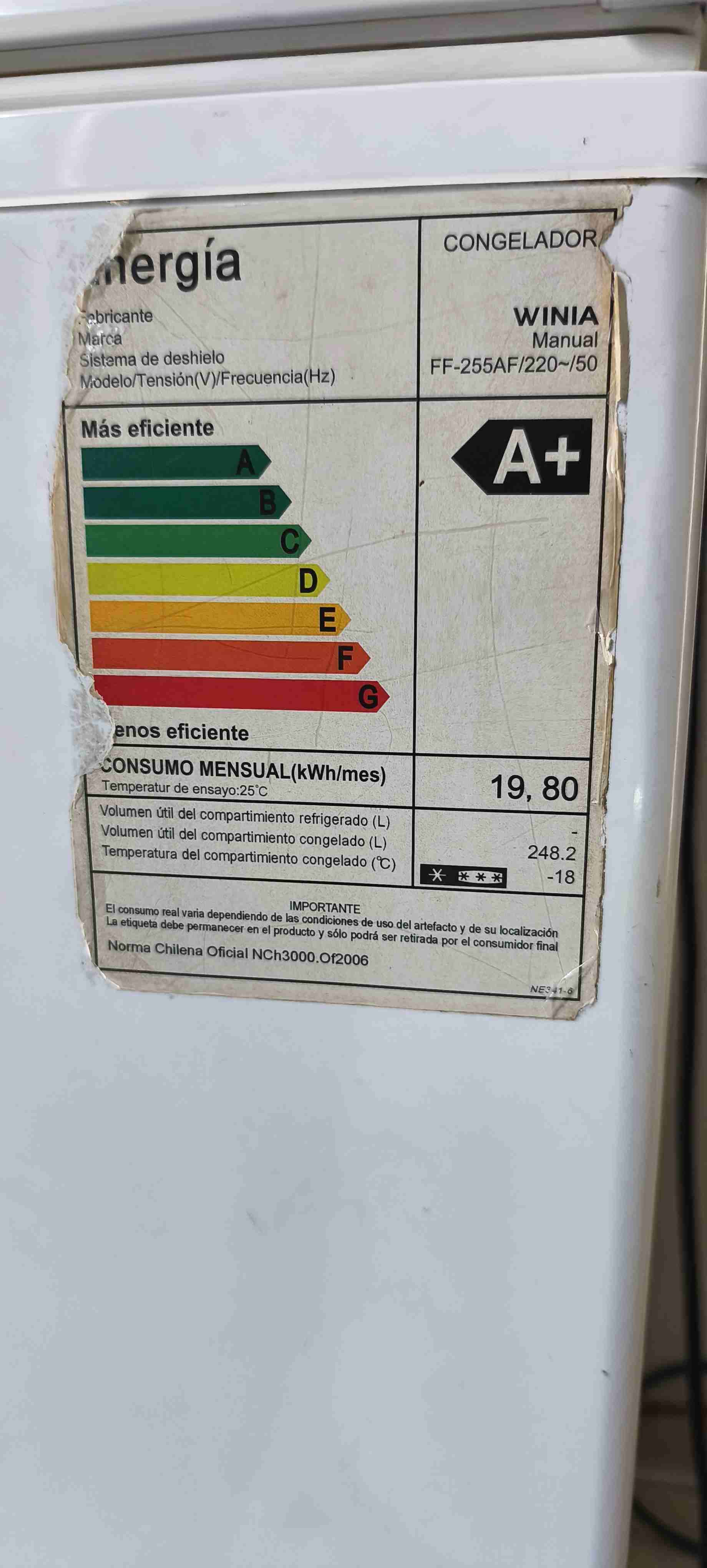 Refrigerador Winia compacto - miniatura 2