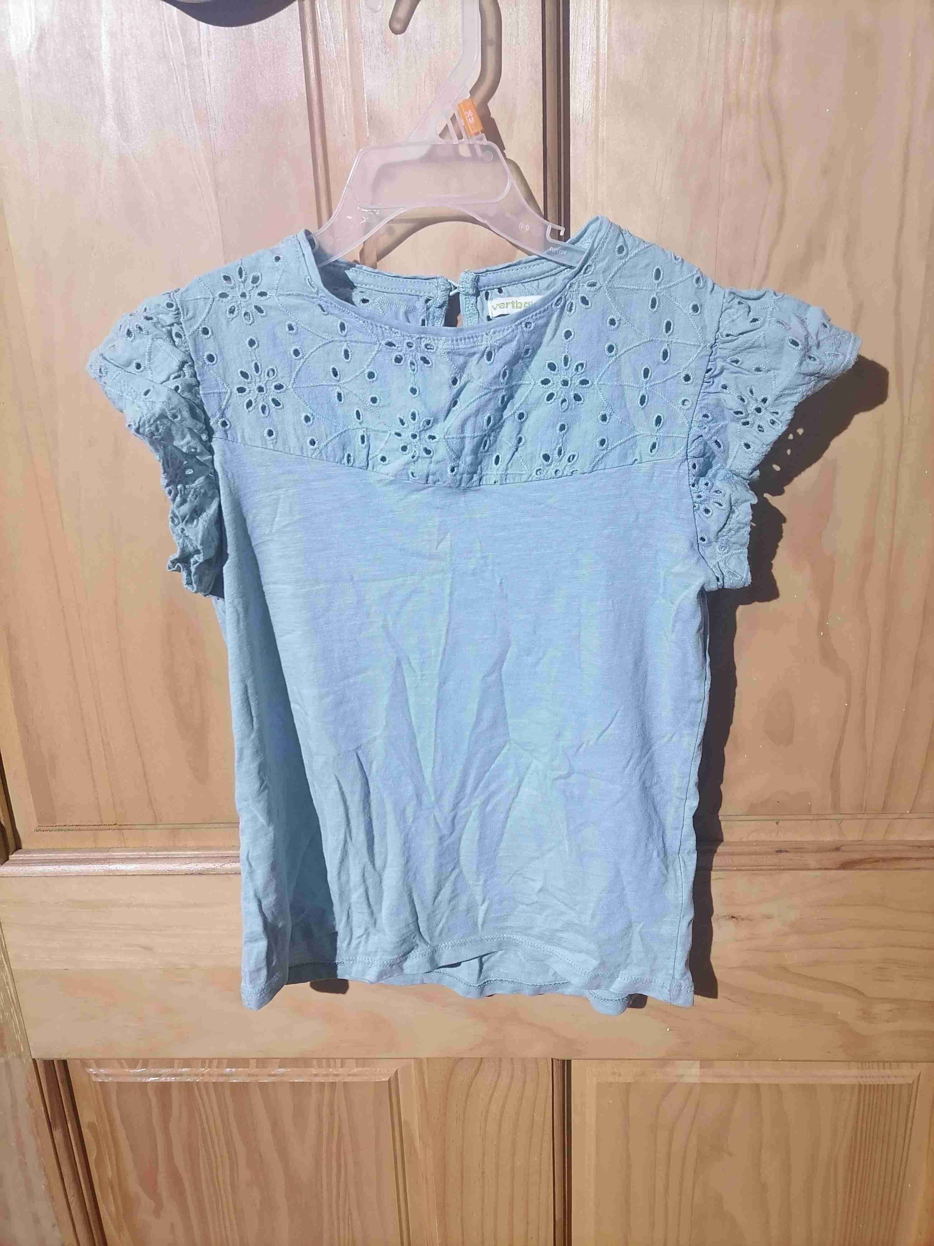 Polera turquesa con encaje - miniatura 3