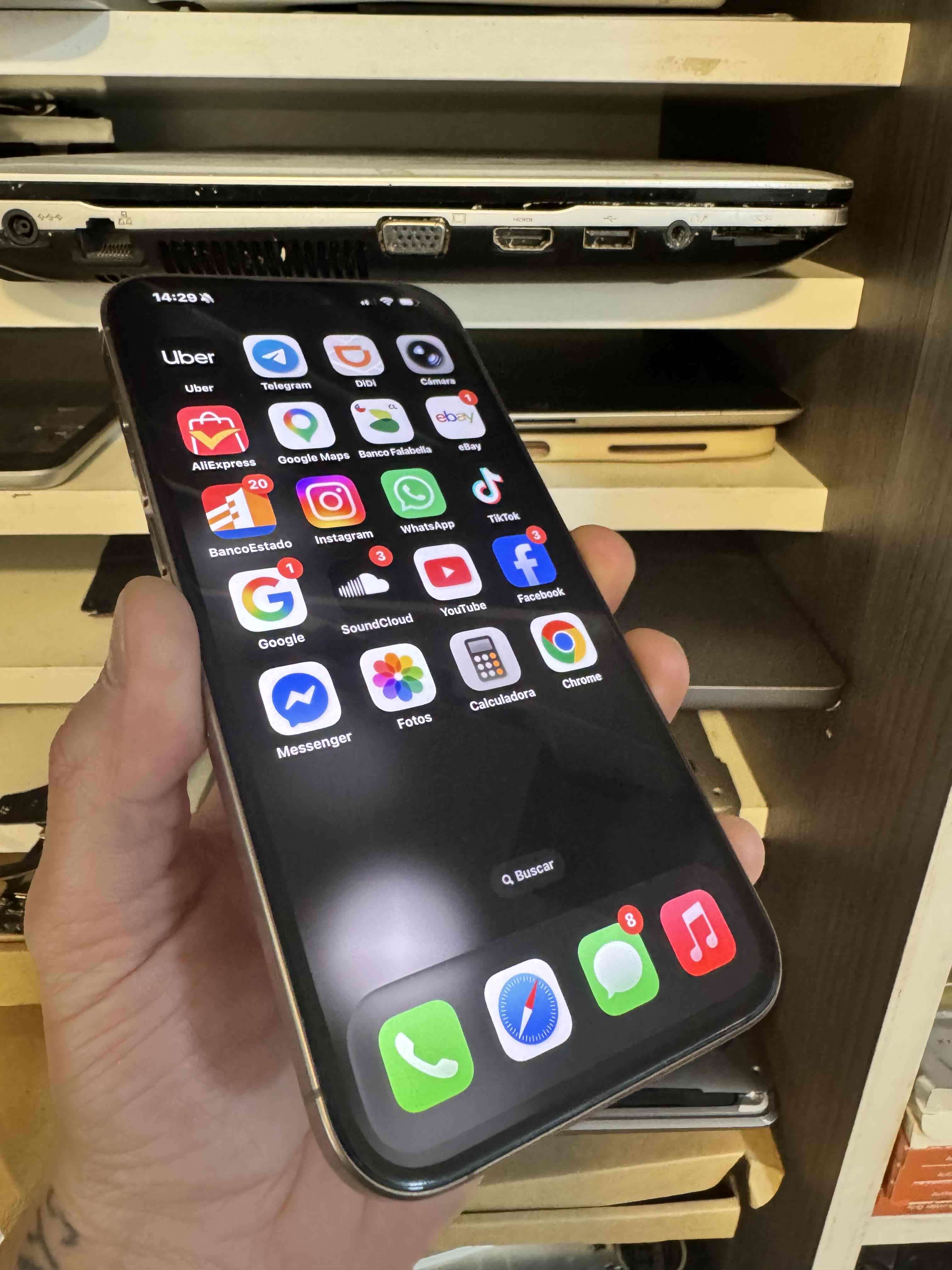 IPhone 16 Pro Max 256GB + Accesorios + Garantía - miniatura 1