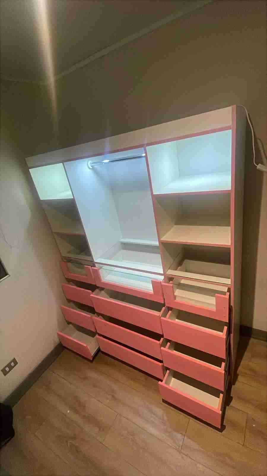 Closet organizador blanco y rosa - miniatura 1
