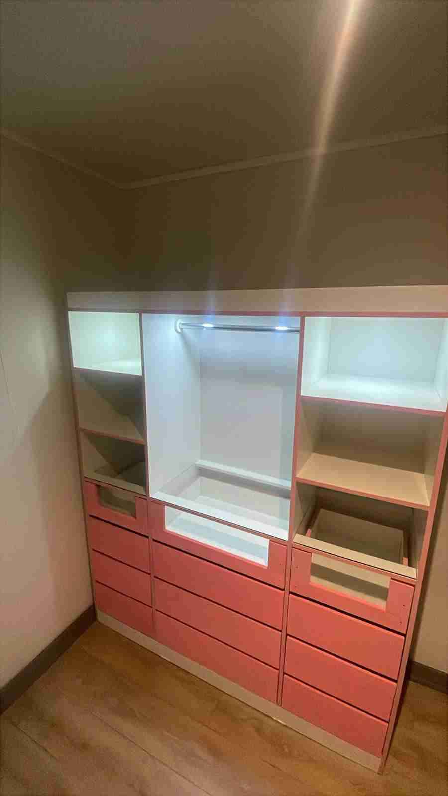 Closet organizador blanco y rosa - miniatura 2