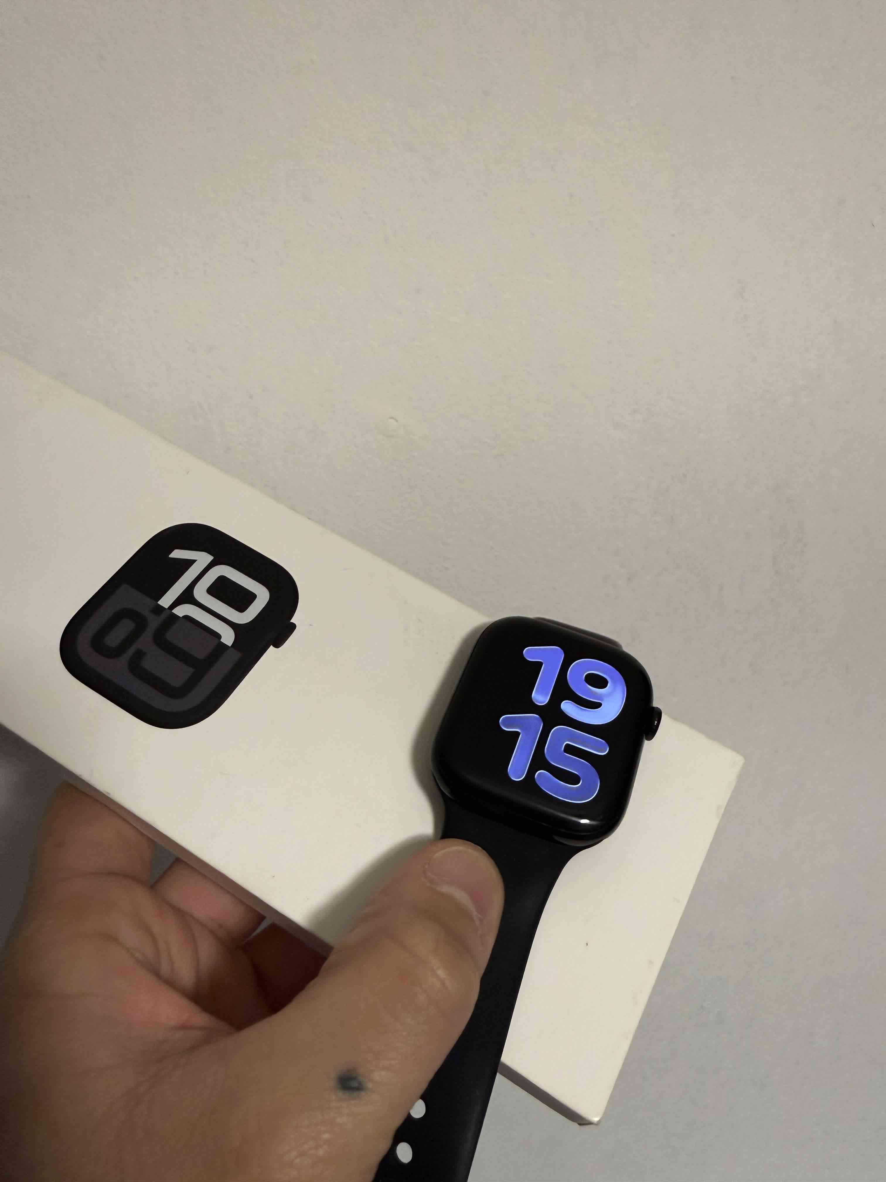 Apple Watch S10 46mm + Caja y accesorios - miniatura 1