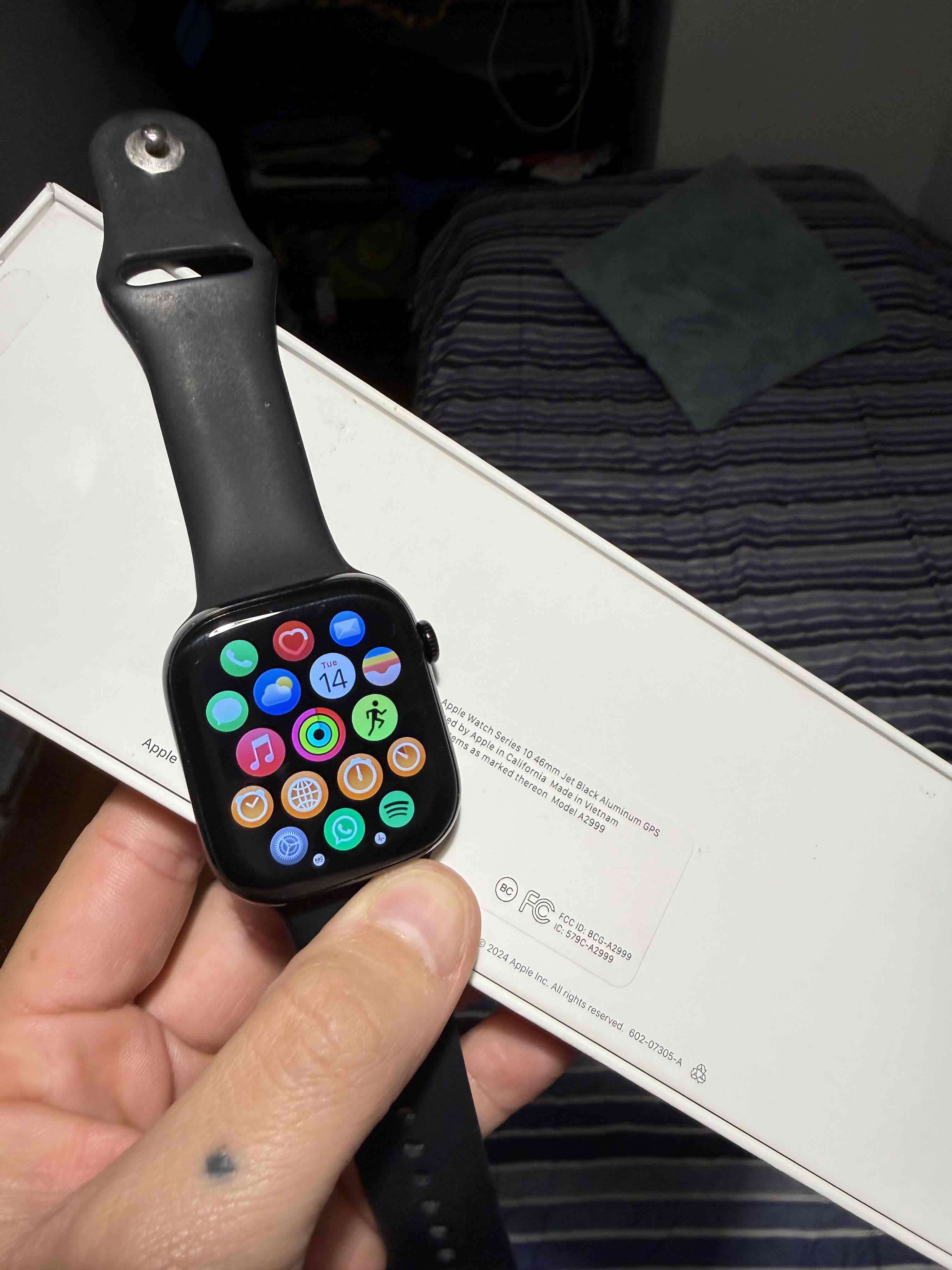 Apple Watch S10 46mm + Caja y accesorios - miniatura 3