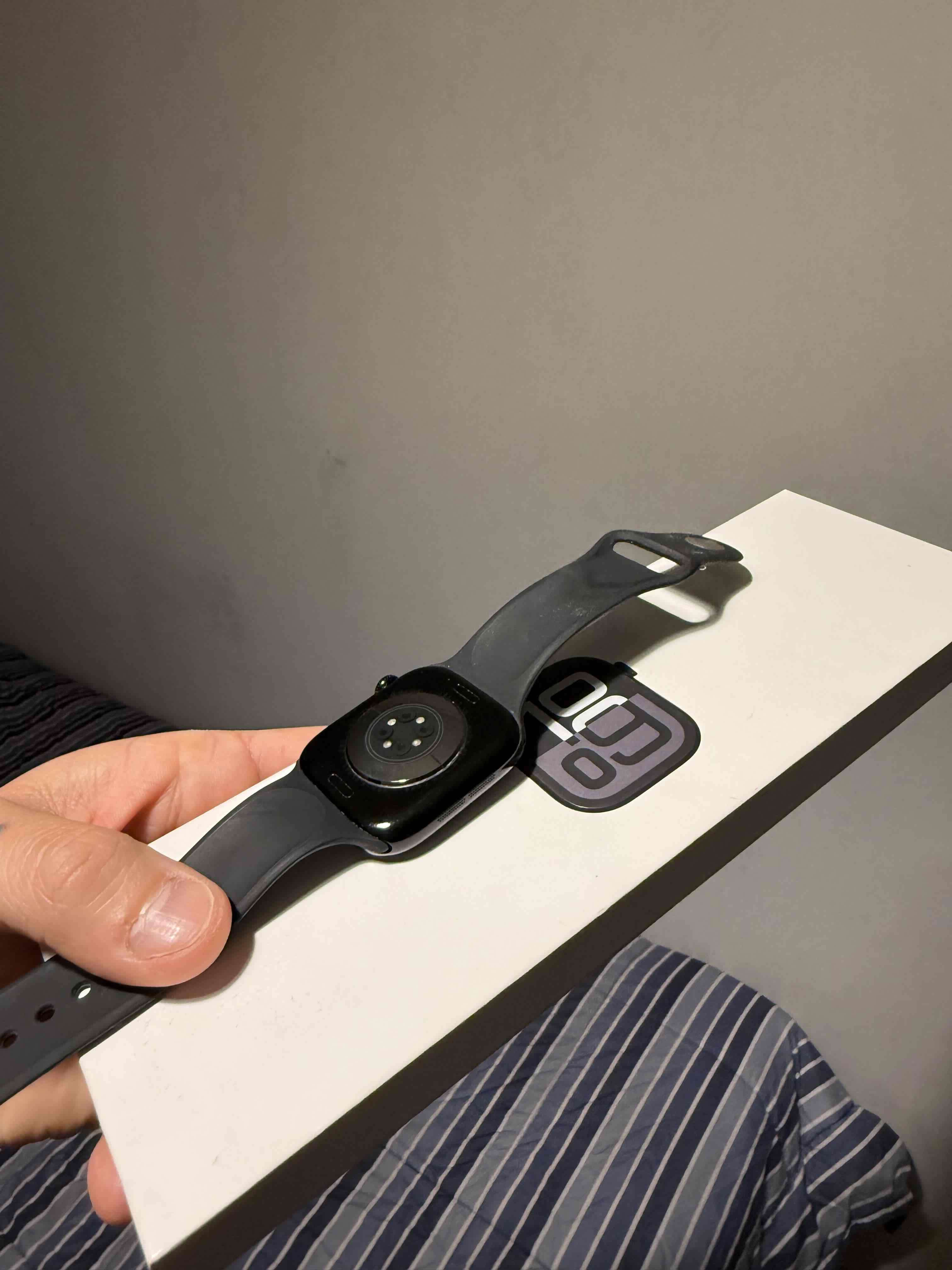 Apple Watch S10 46mm + Caja y accesorios - miniatura 4