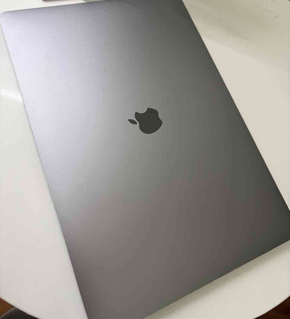 MacBook Pro 16” 2019 TouchBar i9 32GB RAM 500 SSD - miniatura 4