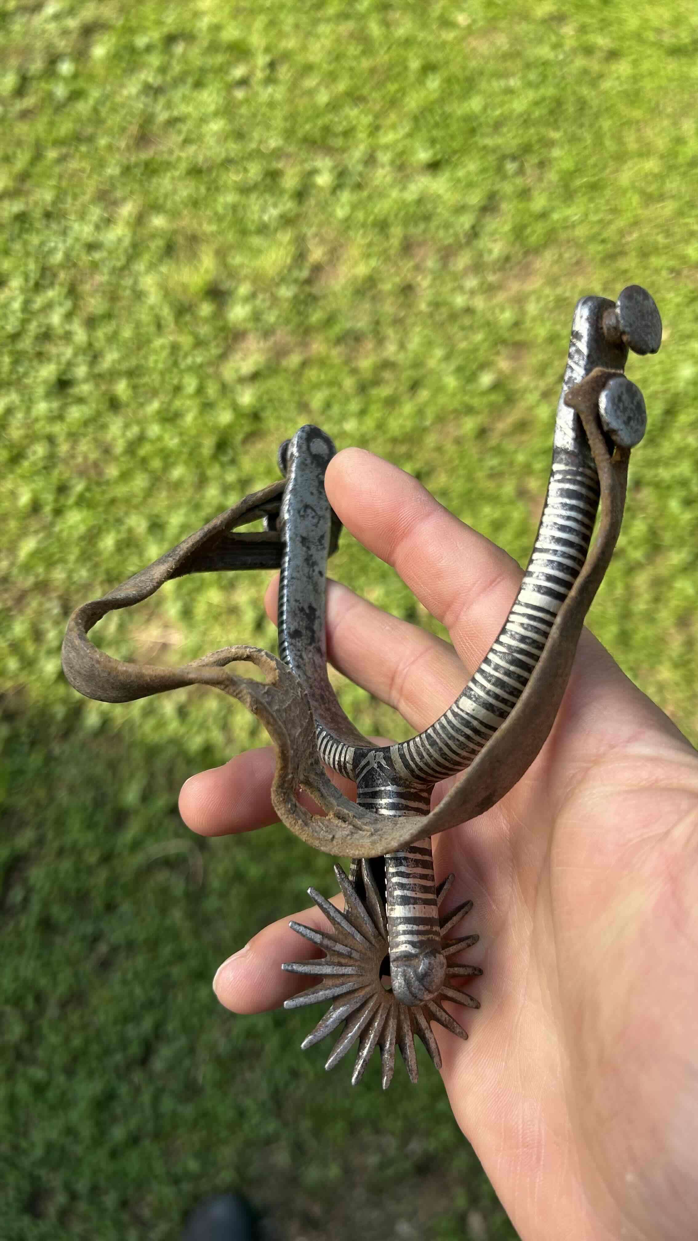 Espuelin antiguo chapeado en plata - miniatura 1