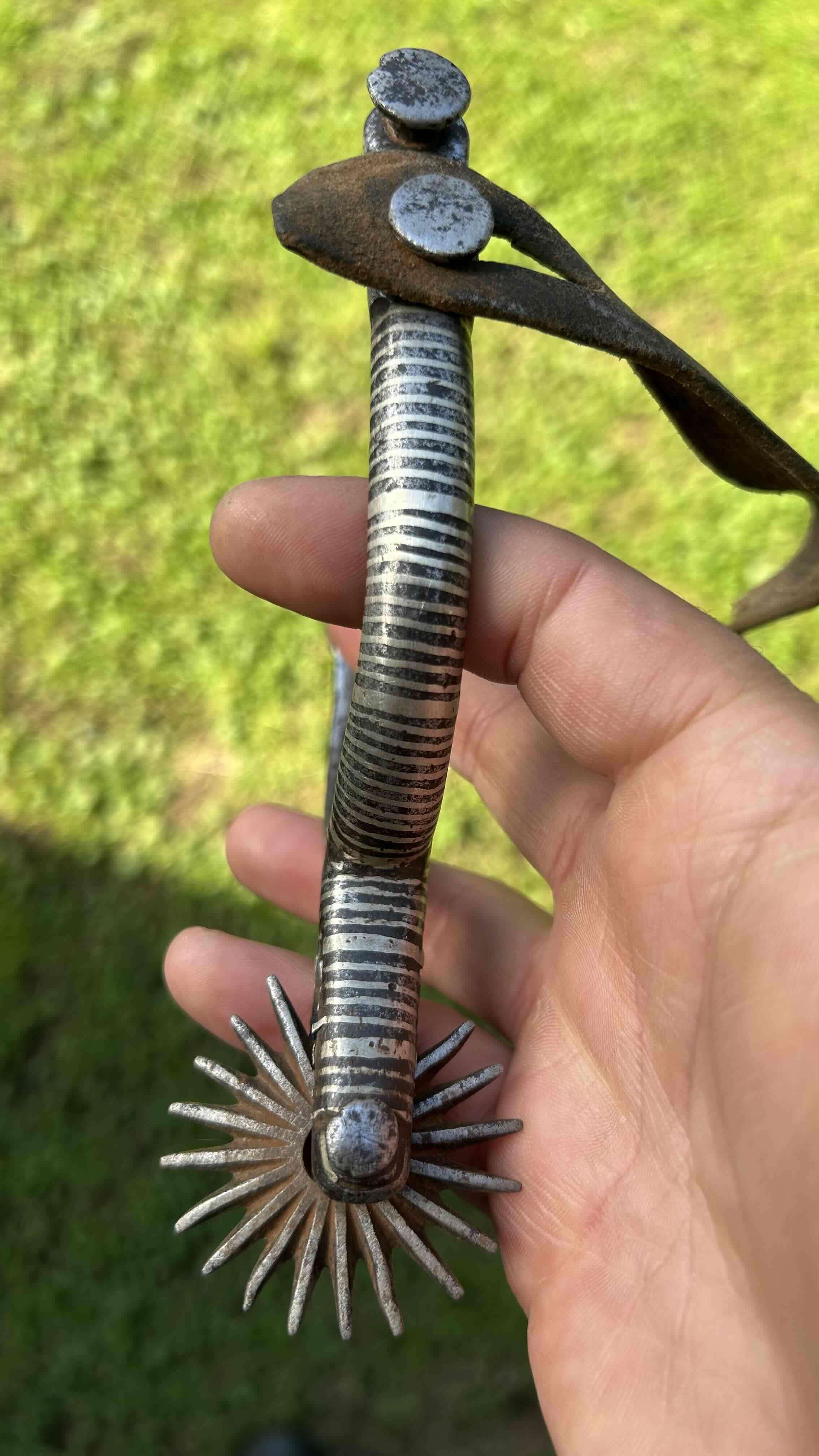 Espuelin antiguo chapeado en plata - miniatura 3