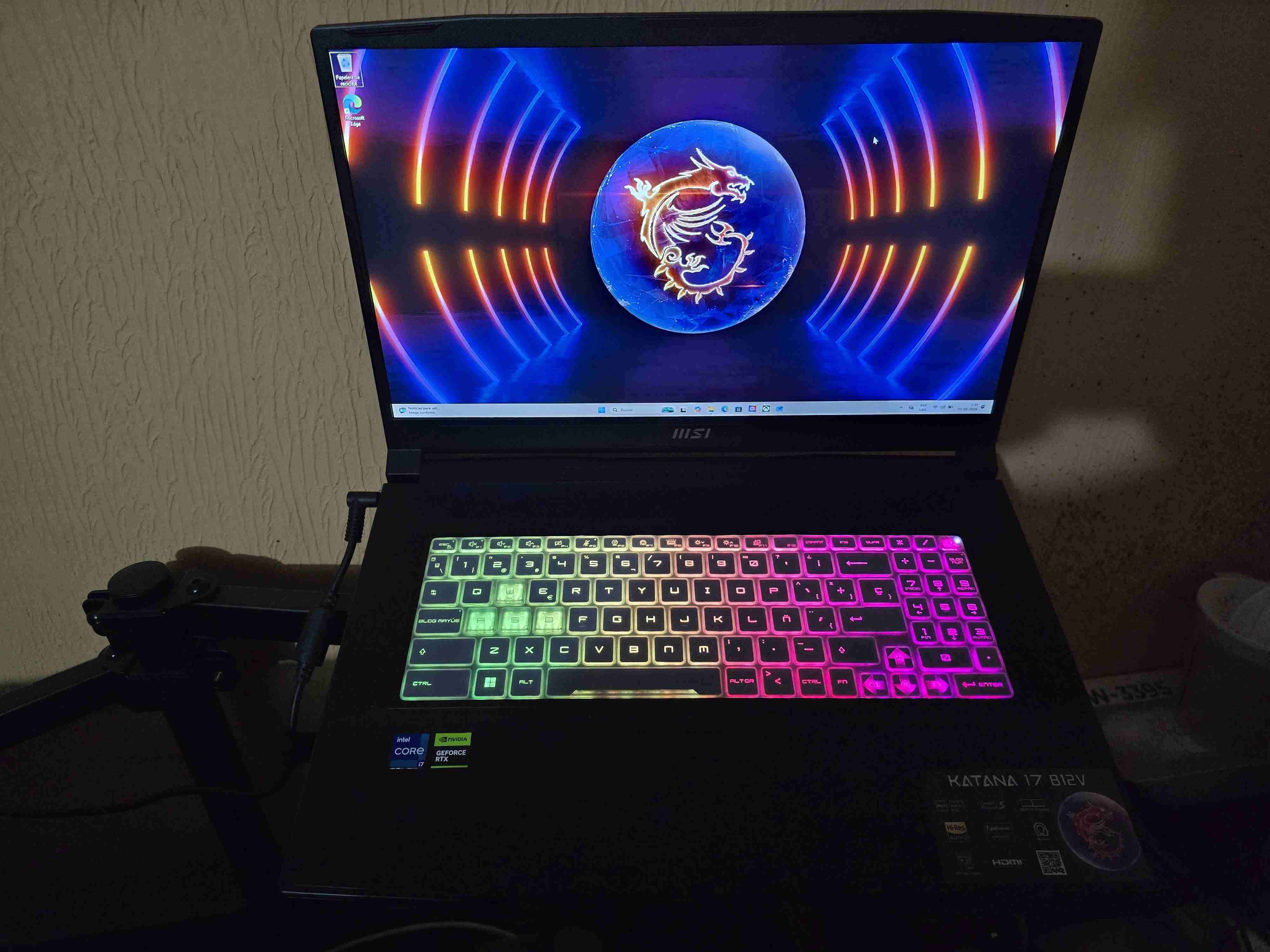 Laptop MSI Katana 17 B12V - miniatura 1