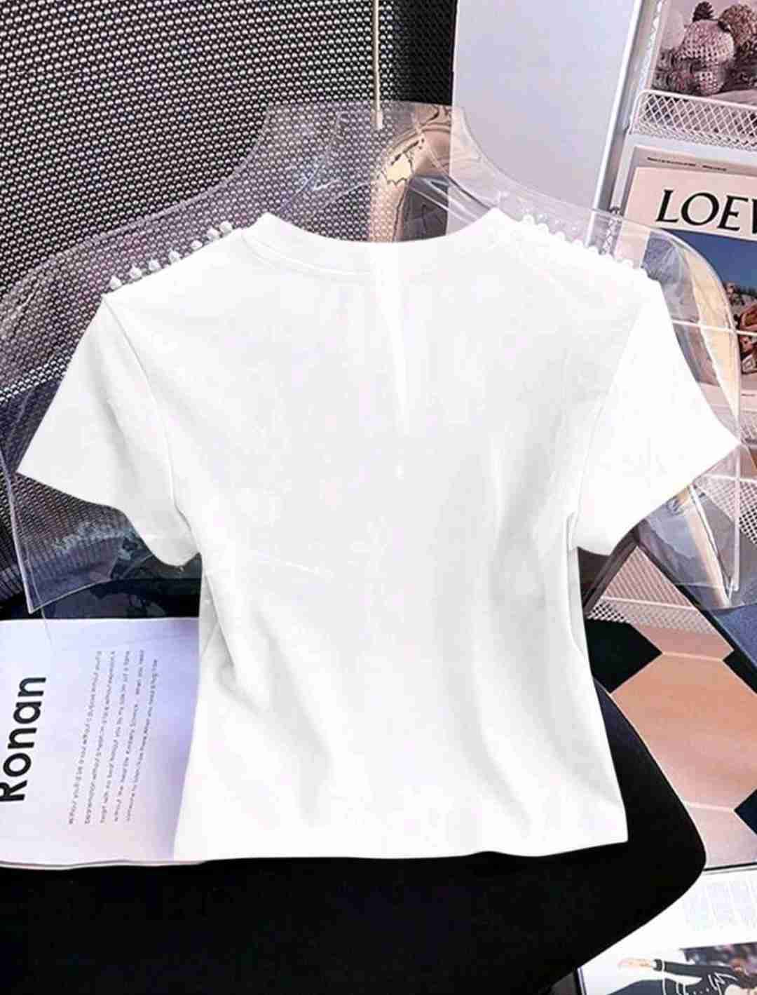 Polera blanca con perlas decorativas - miniatura 4