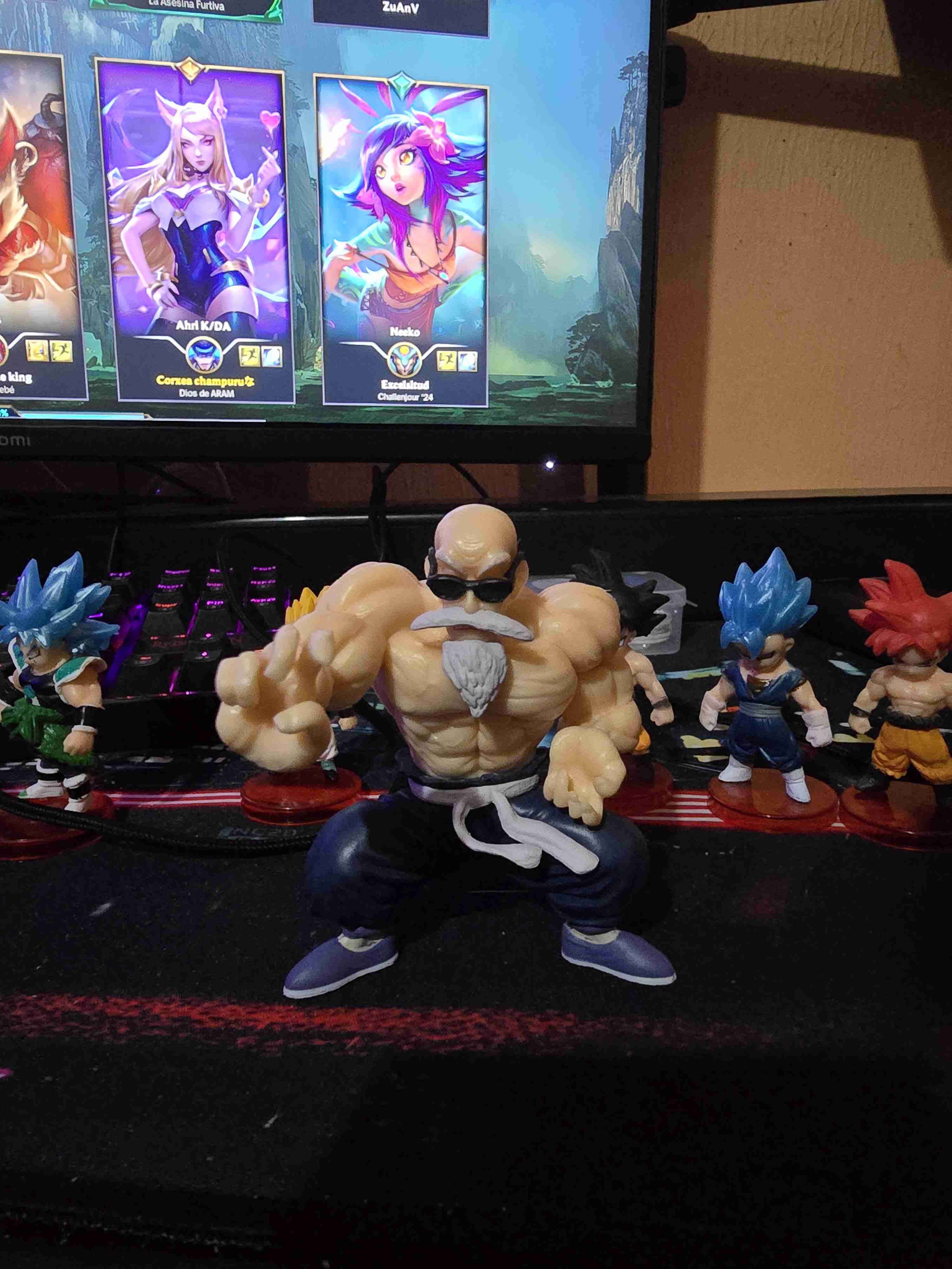 Figura de maestro roshi. - miniatura 1