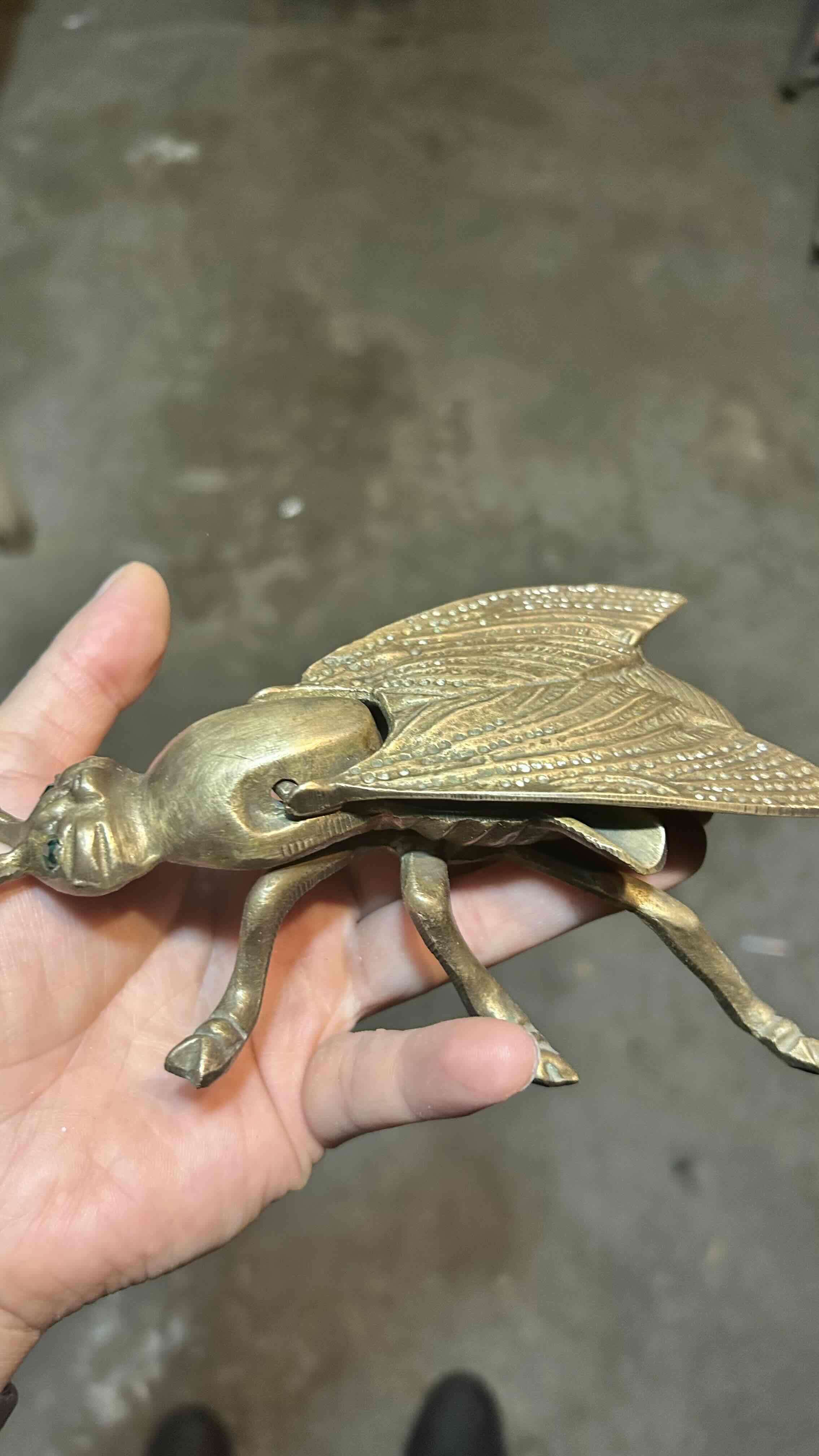 Cenicero mosca de bronce masiso - miniatura 4