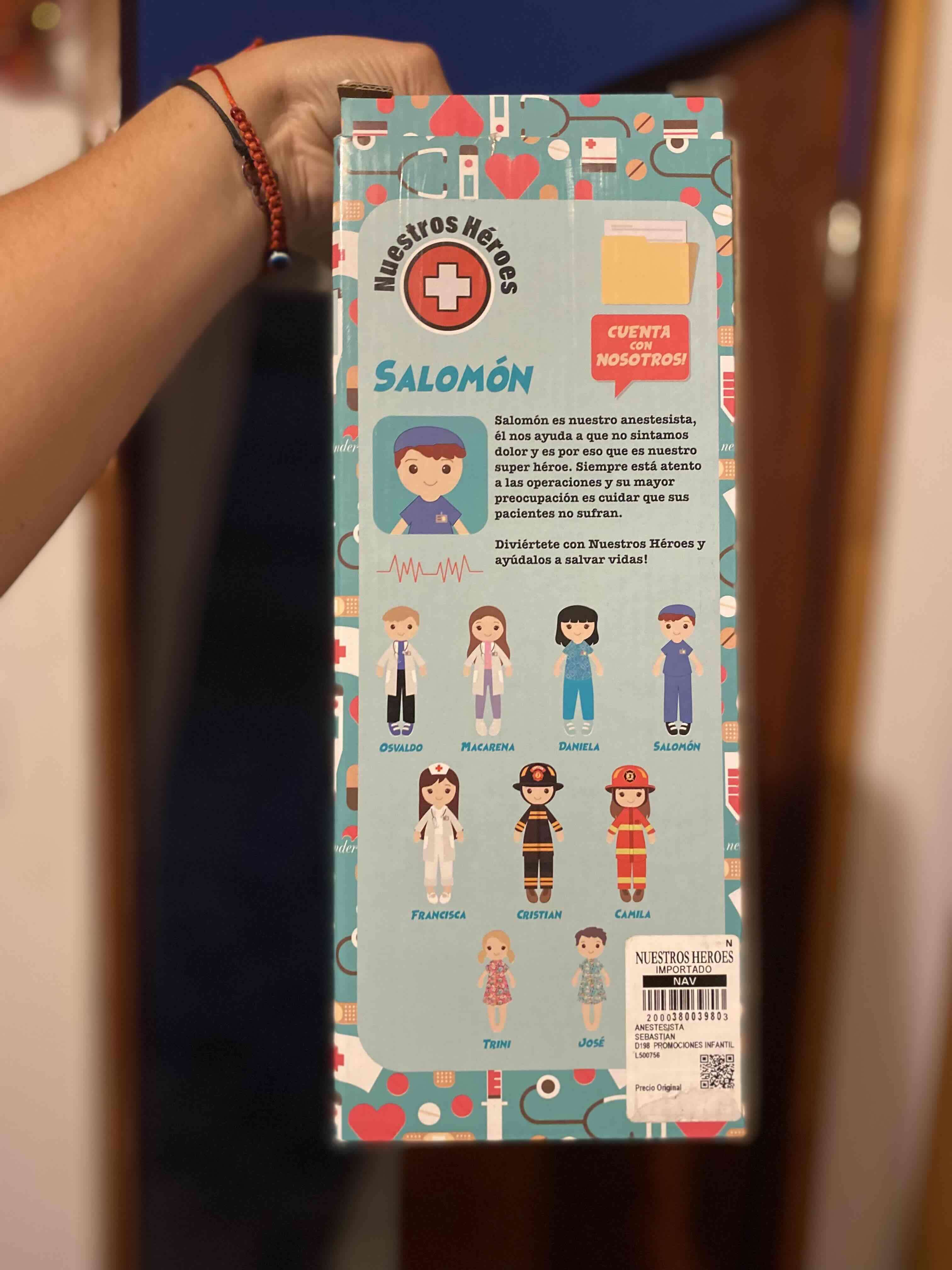 Muñeca Macarena Héroes de Salud - miniatura 3