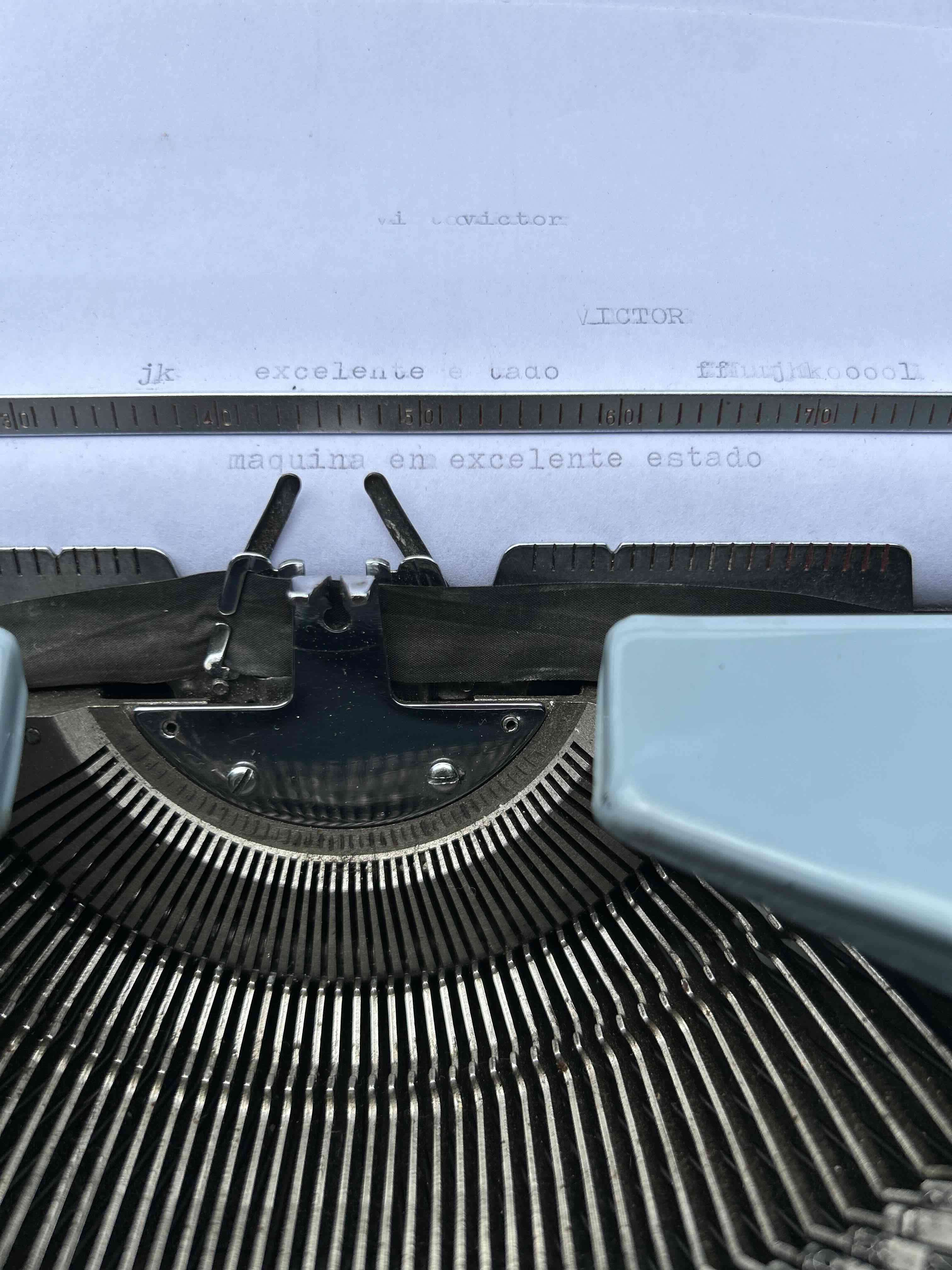 Máquina de escribir Brother Deluxe vintage - miniatura 3