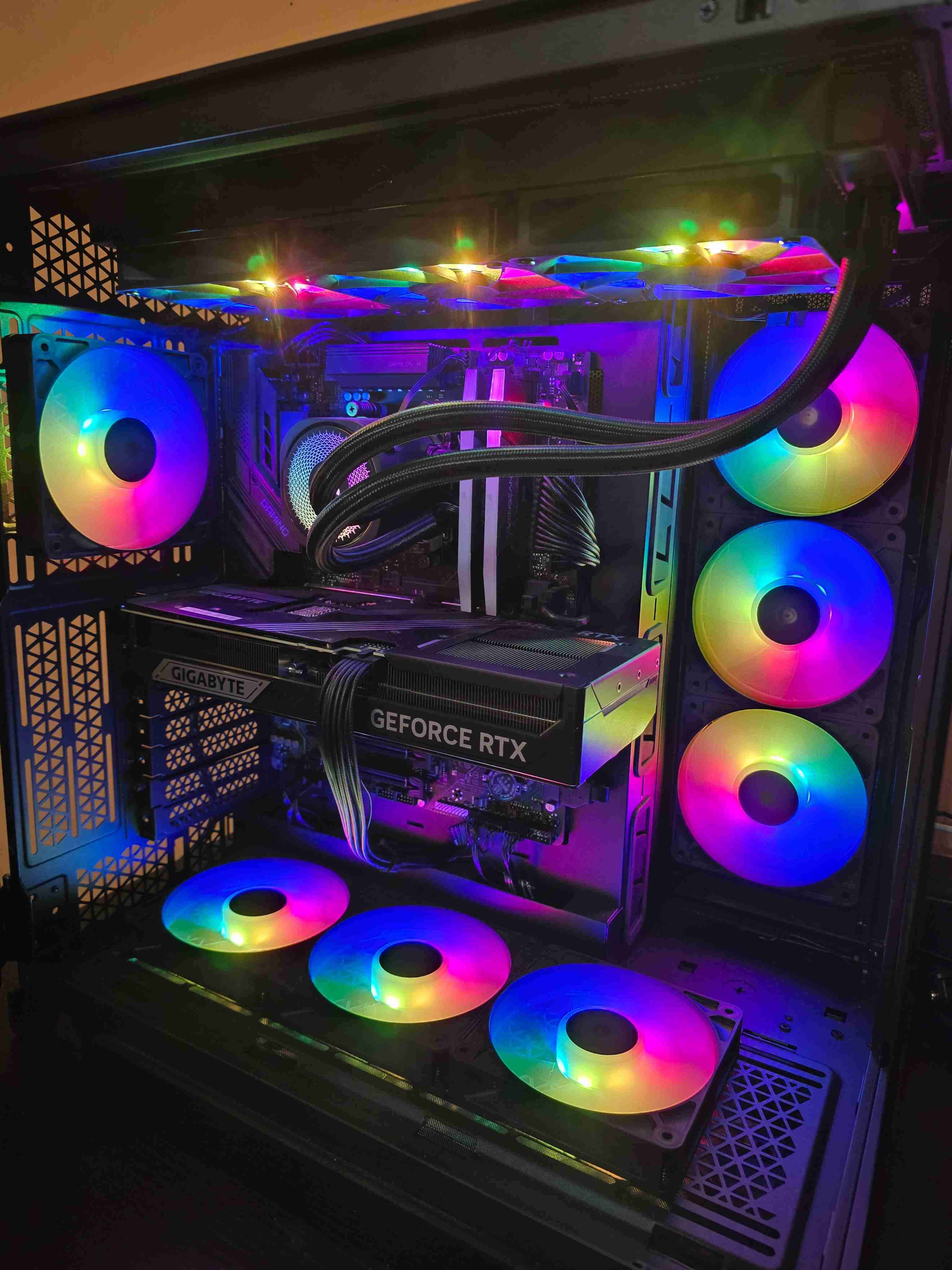 PC Gamer gama alta  5070 ti 16 gb, 32ram ddr5 - miniatura 2