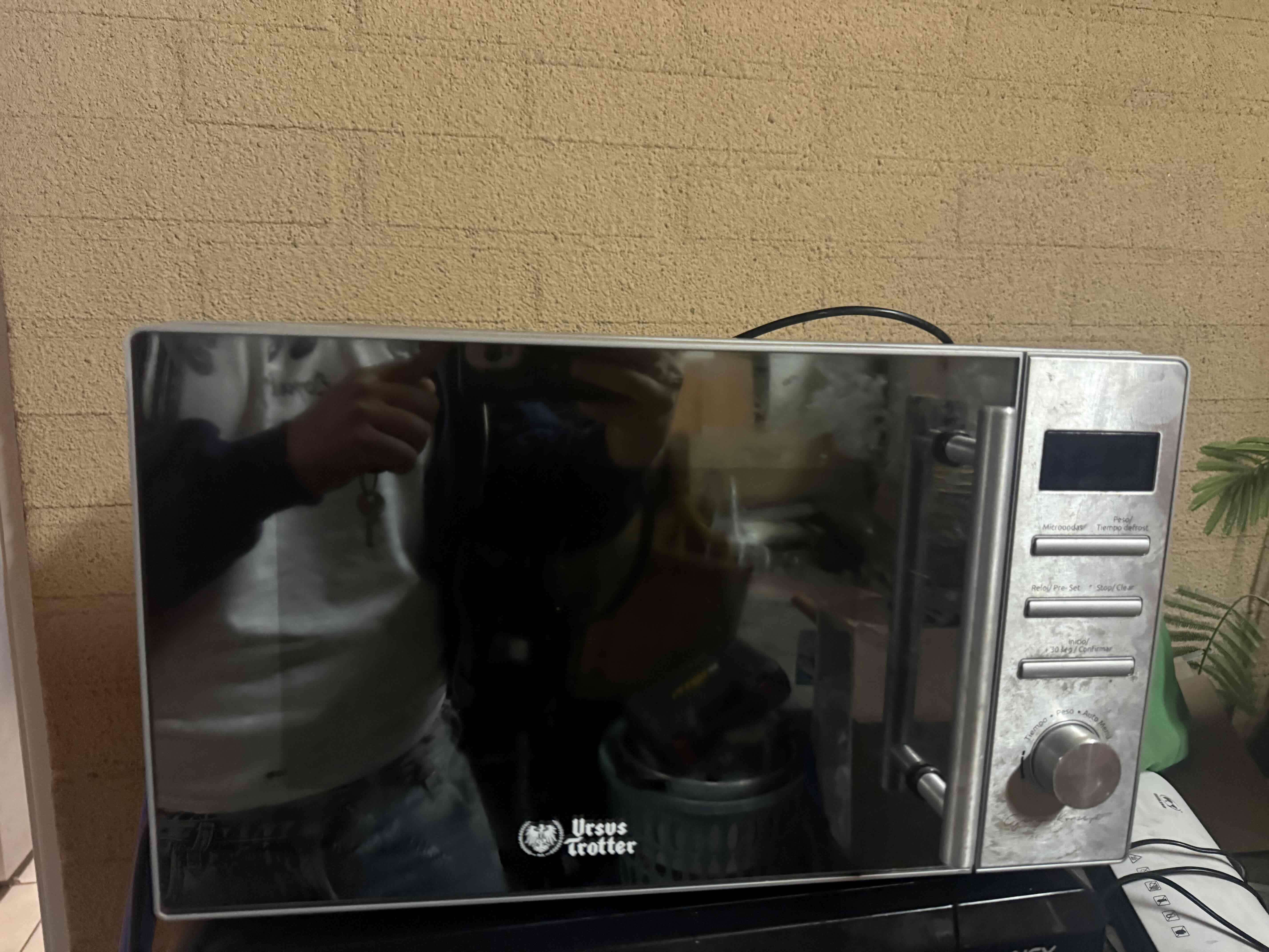 Microondas Ursus Trotter