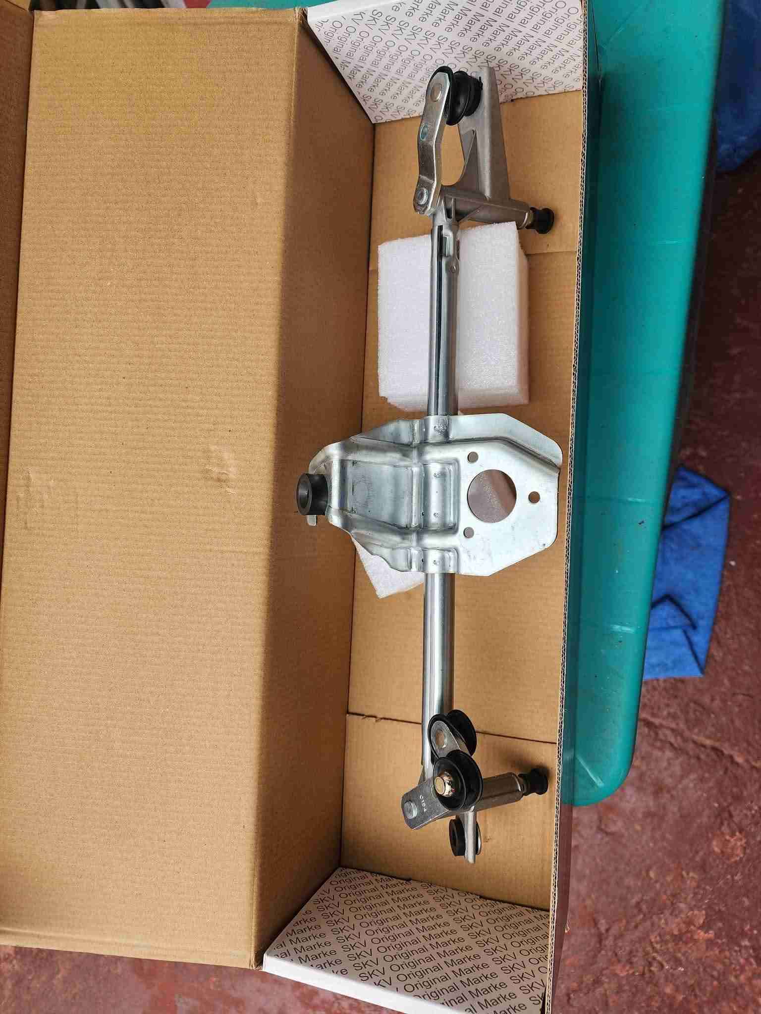 Articulación limpiaparabrisas chevrolet combo 2 - miniatura 3