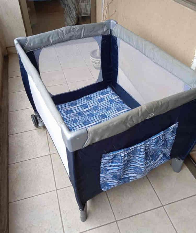 Cuna corral portátil azul - miniatura 1
