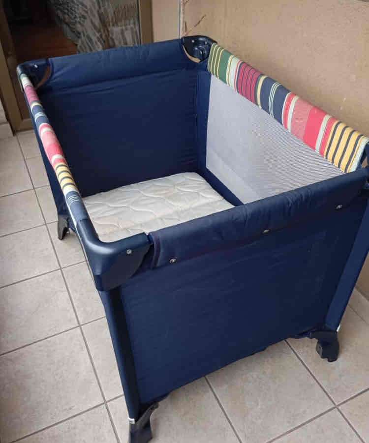 Cuna corral portátil plegable - miniatura 2