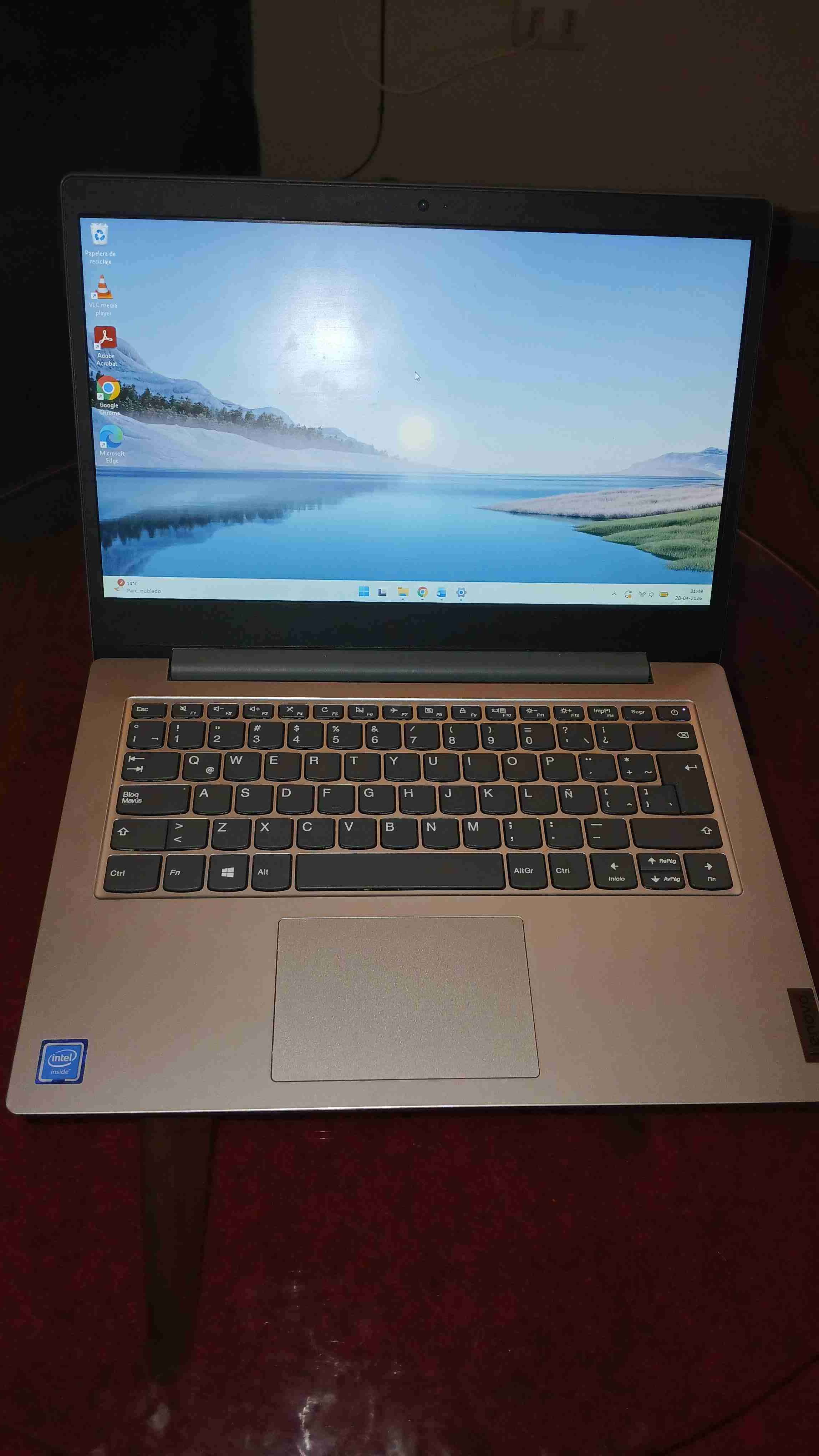 Laptop Lenovo Intel i3 - miniatura 1