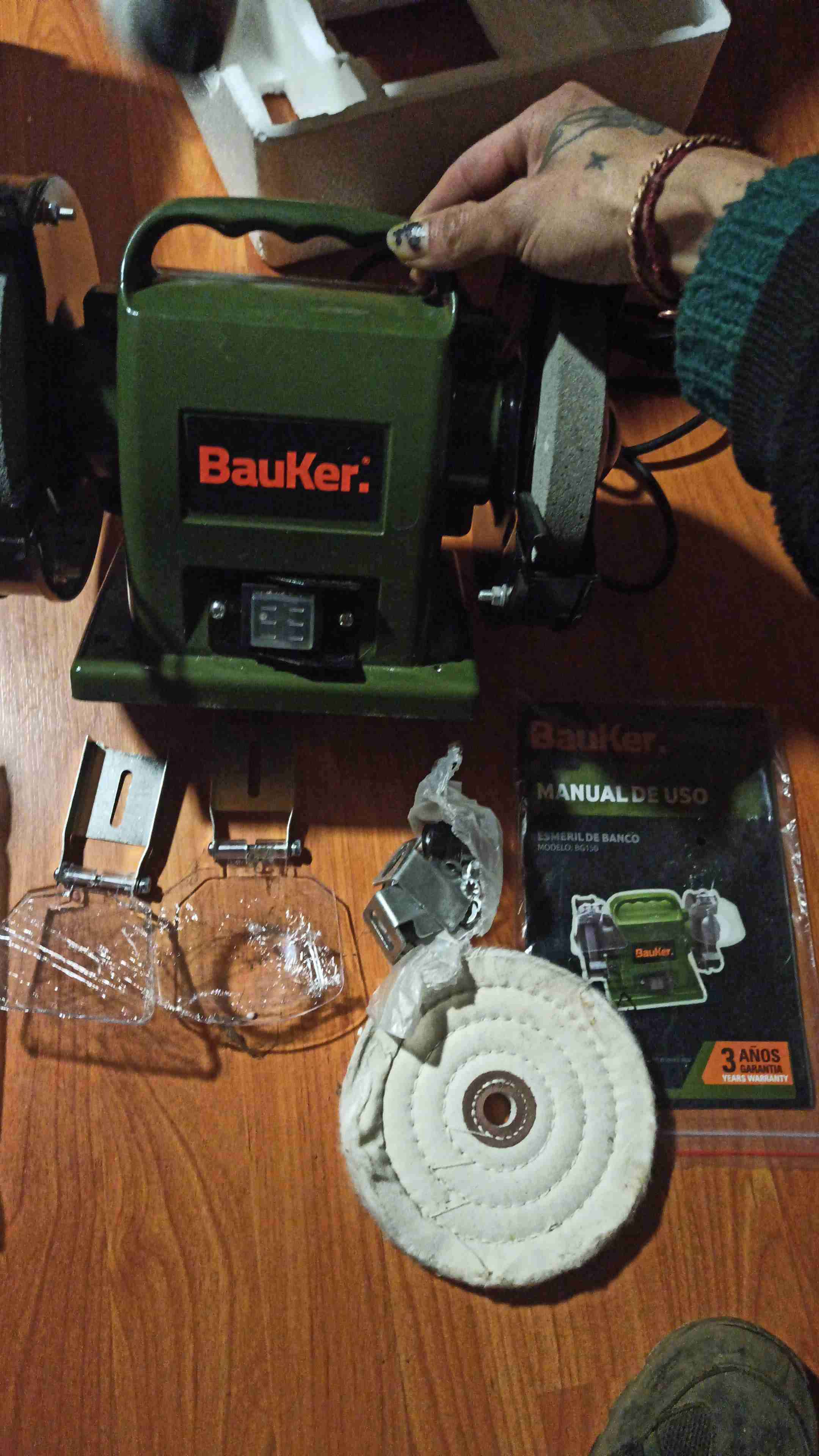 Esmeril de banco Bauker verde - miniatura 1