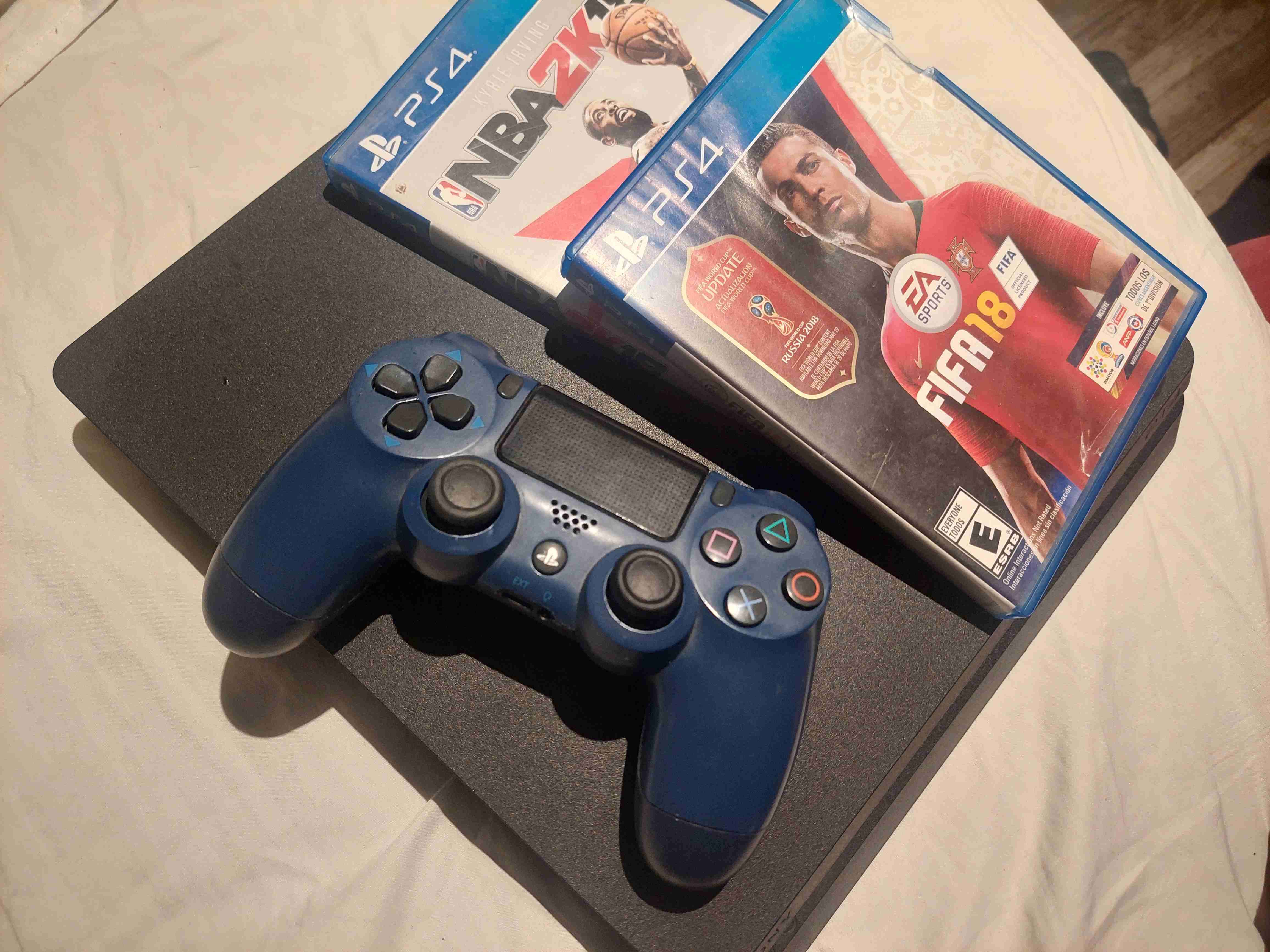 Consola PlayStation 4 negra - miniatura 2