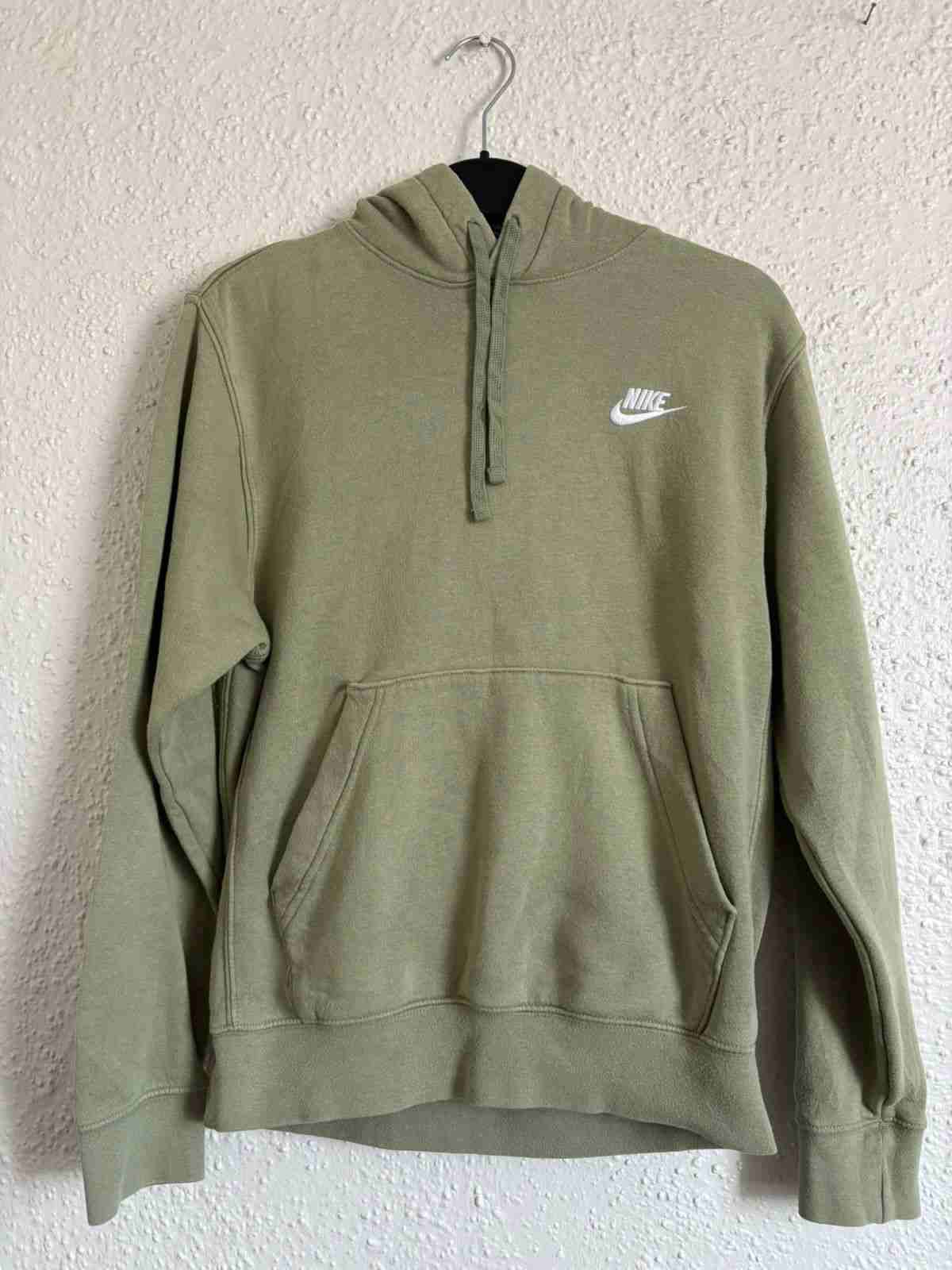 Polerón con capucha verde Nike