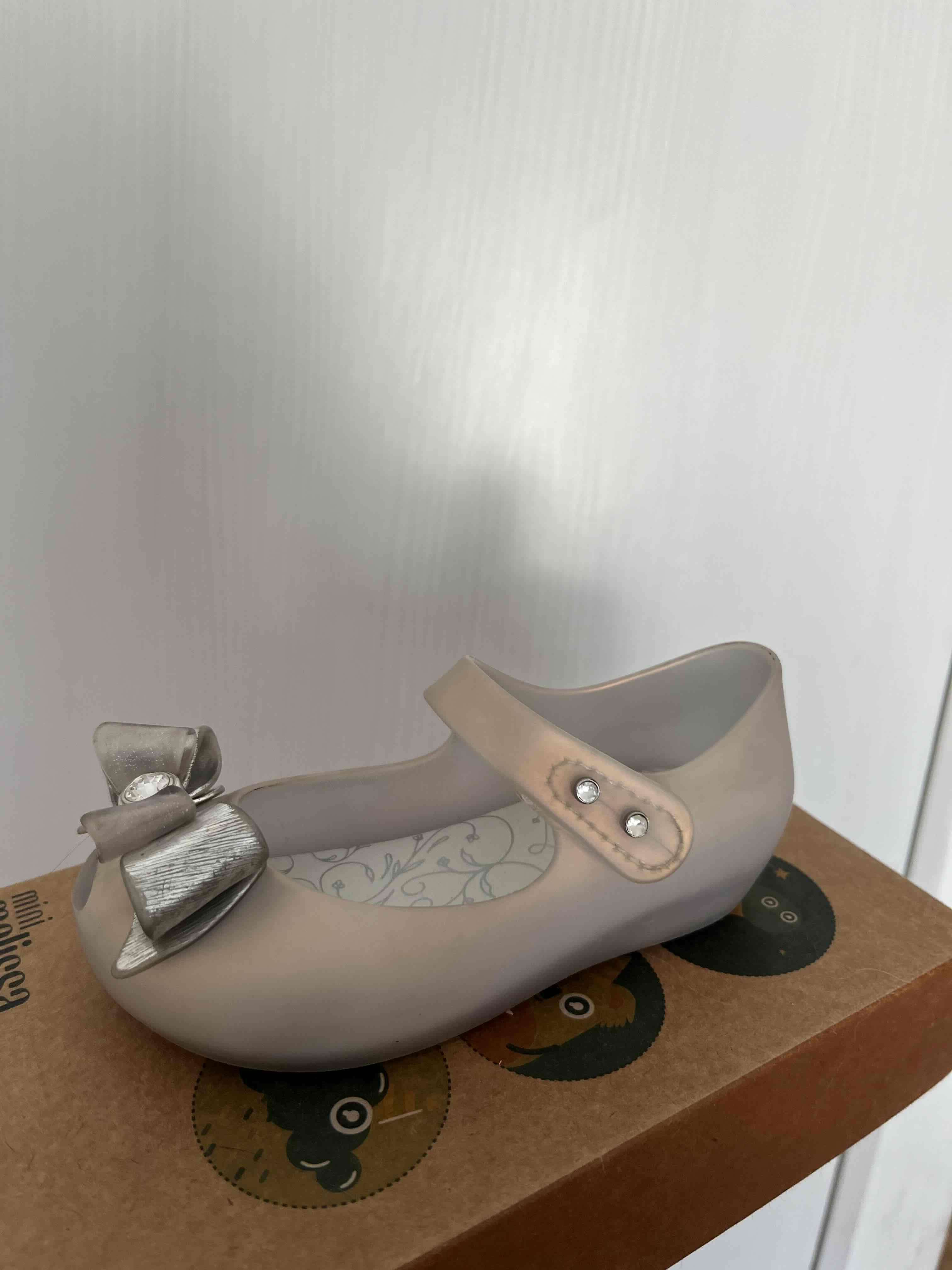 Zapatos mini Melissa gris con lazo - miniatura 3