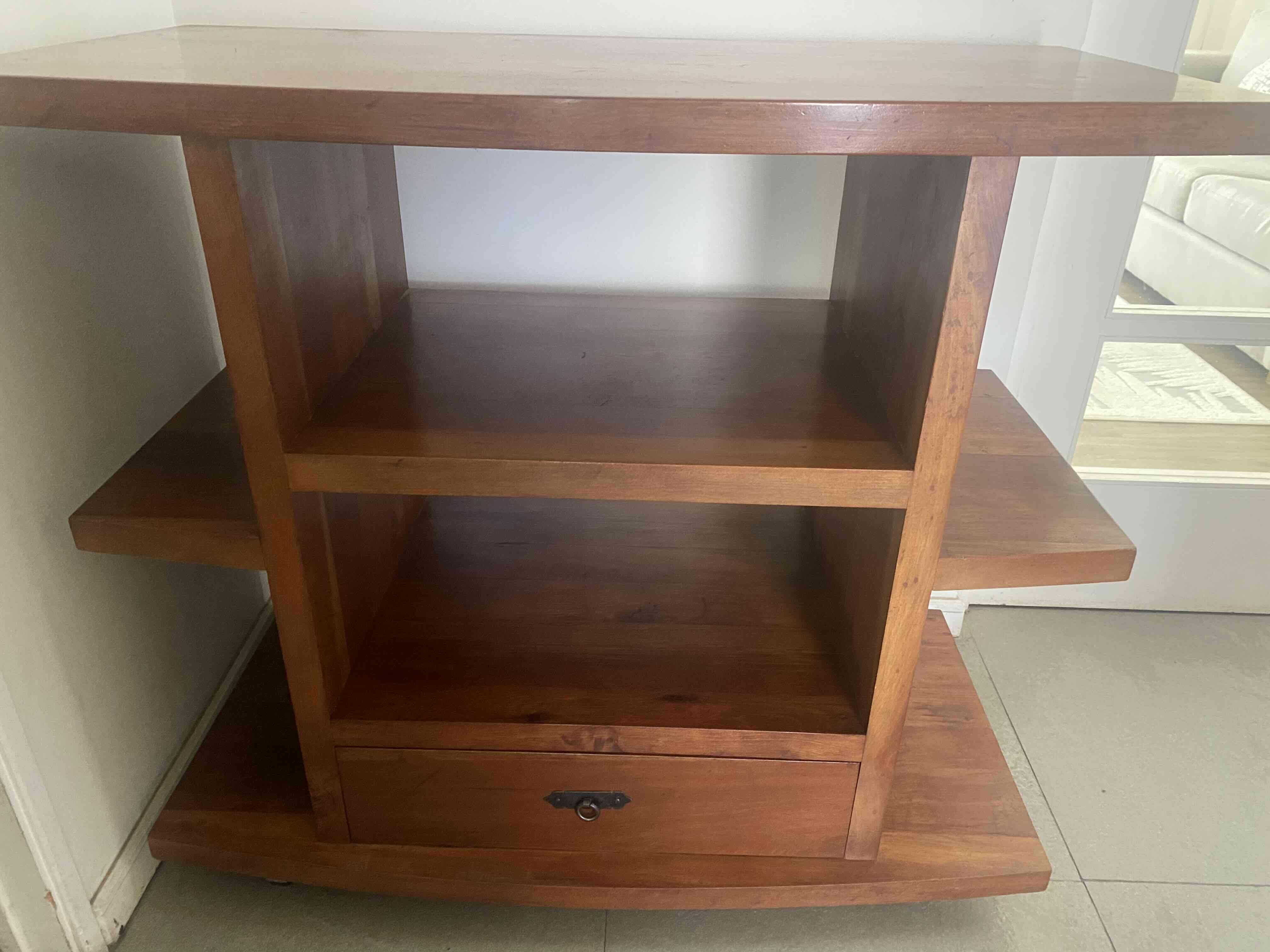 Mueble de madera roble  con estantes - miniatura 1