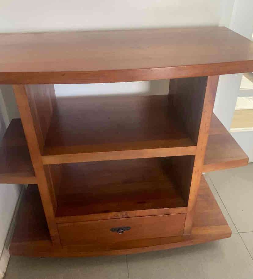 Mueble de madera roble  con estantes - miniatura 2