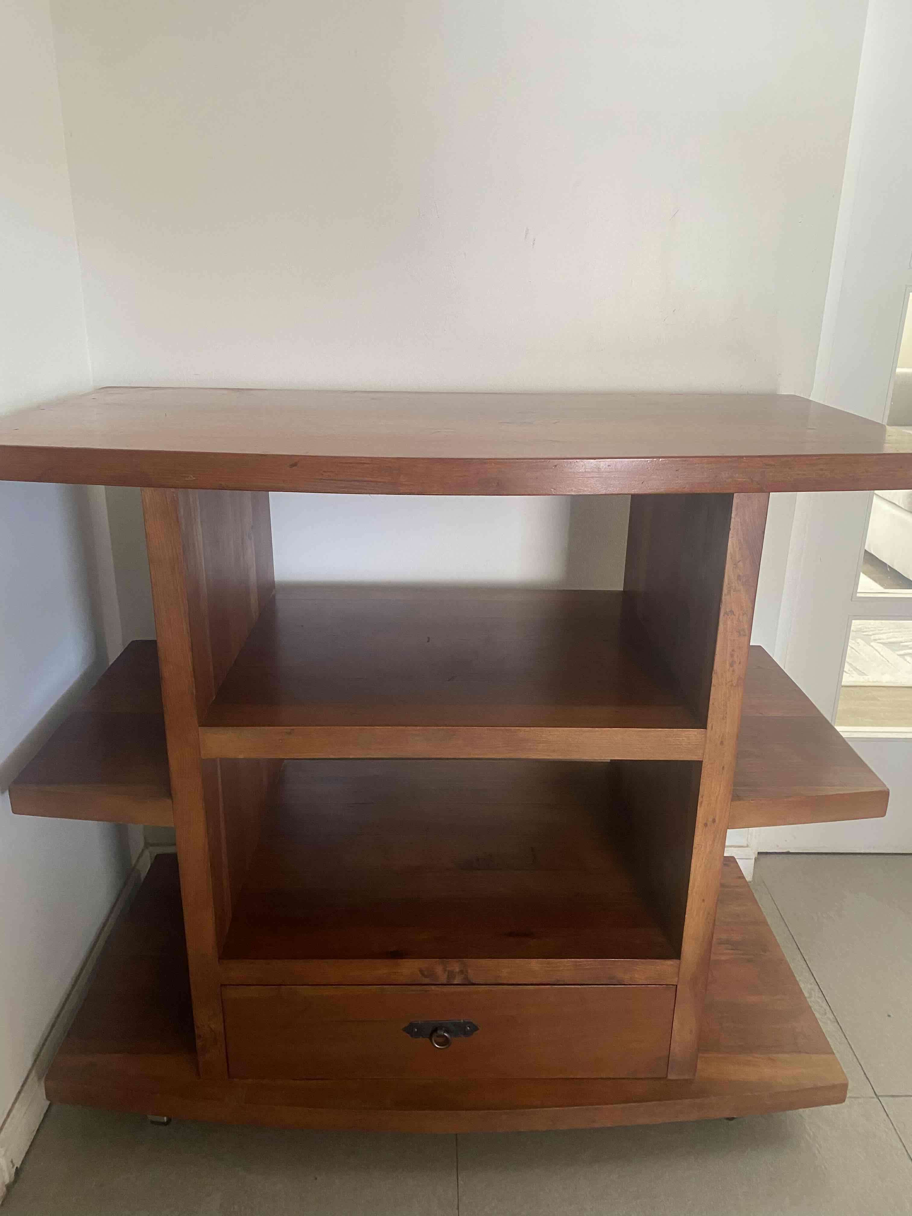 Mueble de madera roble  con estantes - miniatura 4