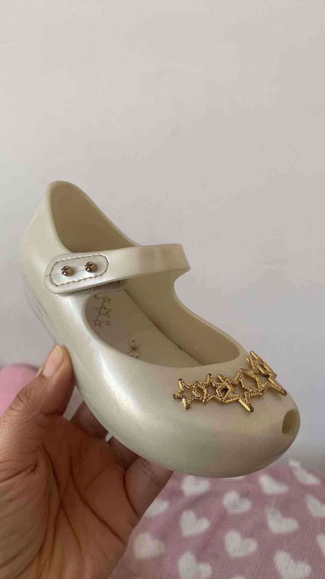 Zapato mini Melissa con estrellas doradas - miniatura 2