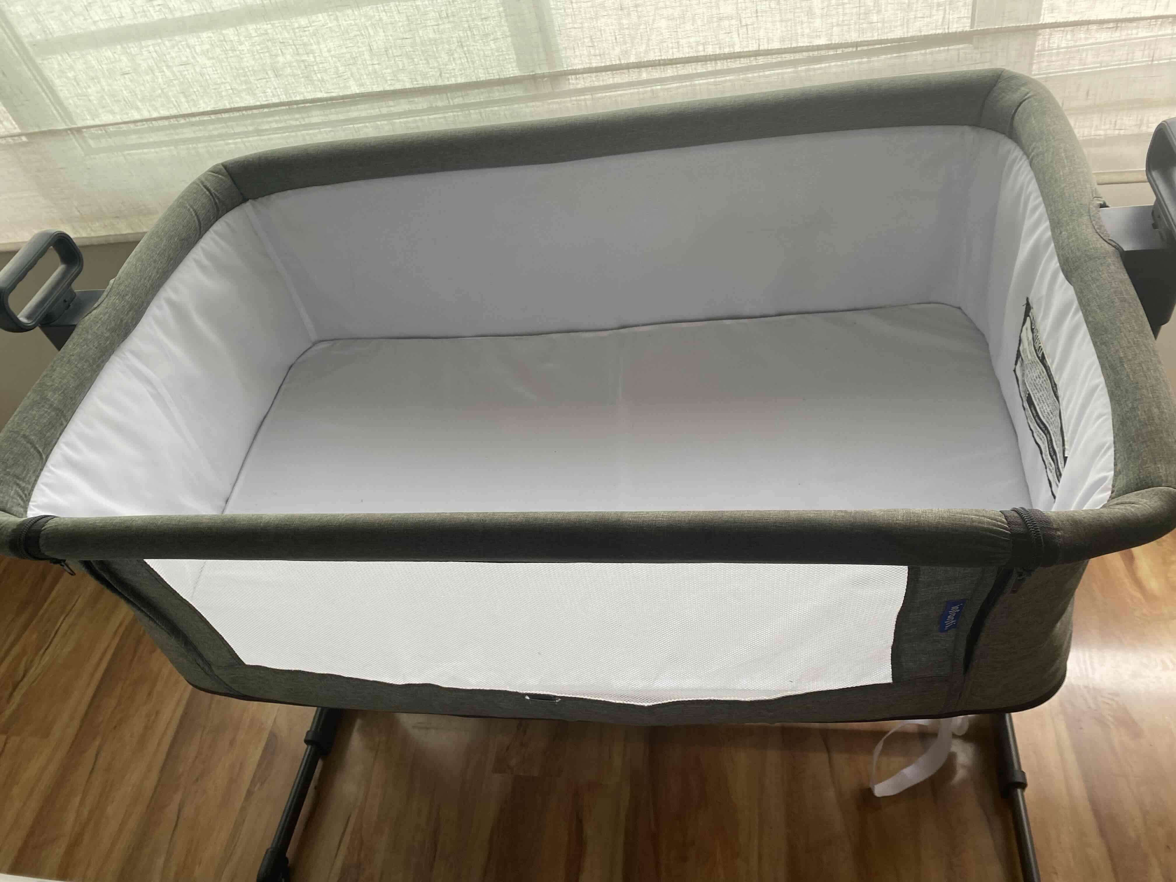 Cuna colecho marca infanti gris, incluye colchón - miniatura 2