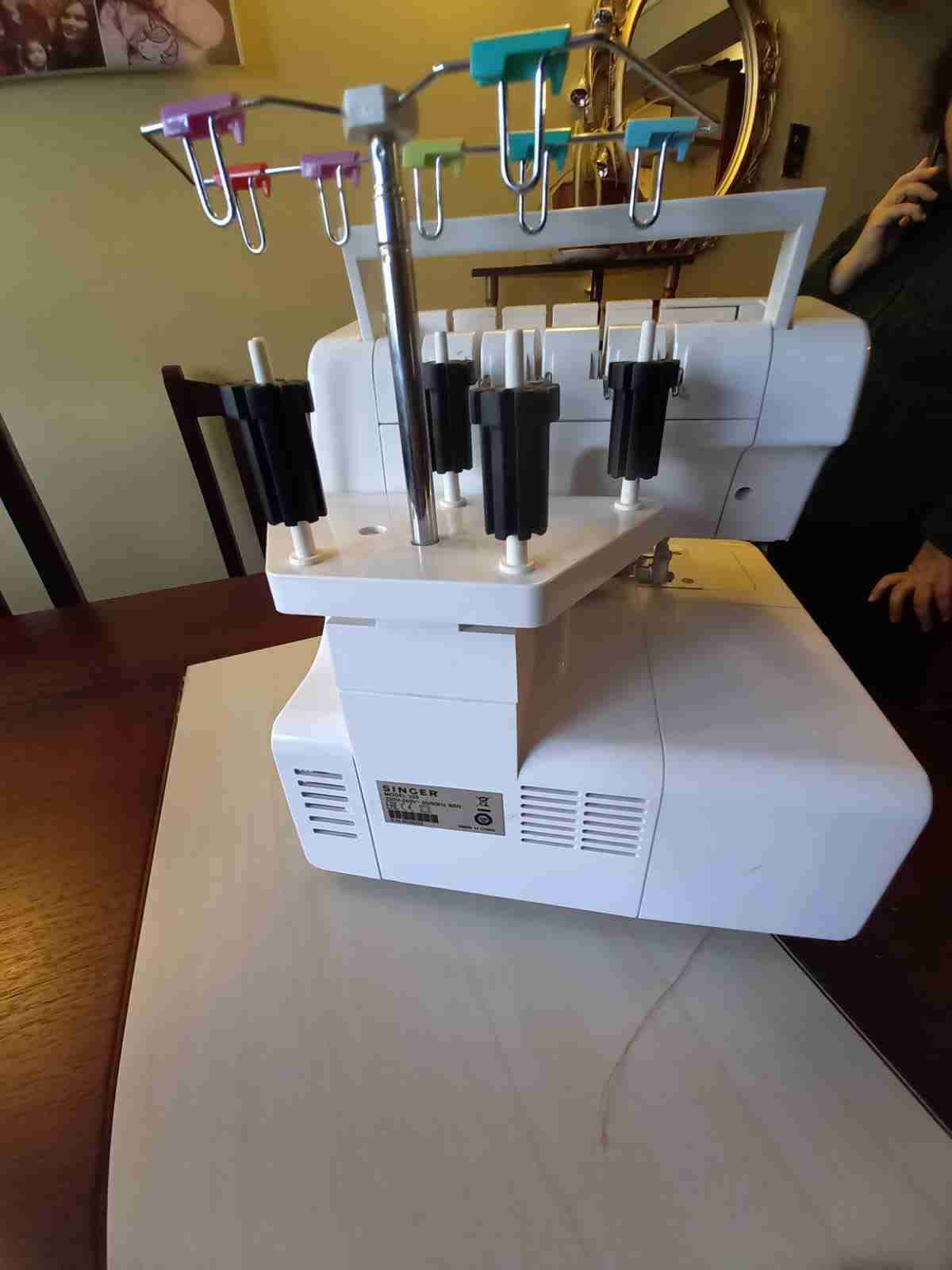 Máquina de coser Singer Overlock - miniatura 3