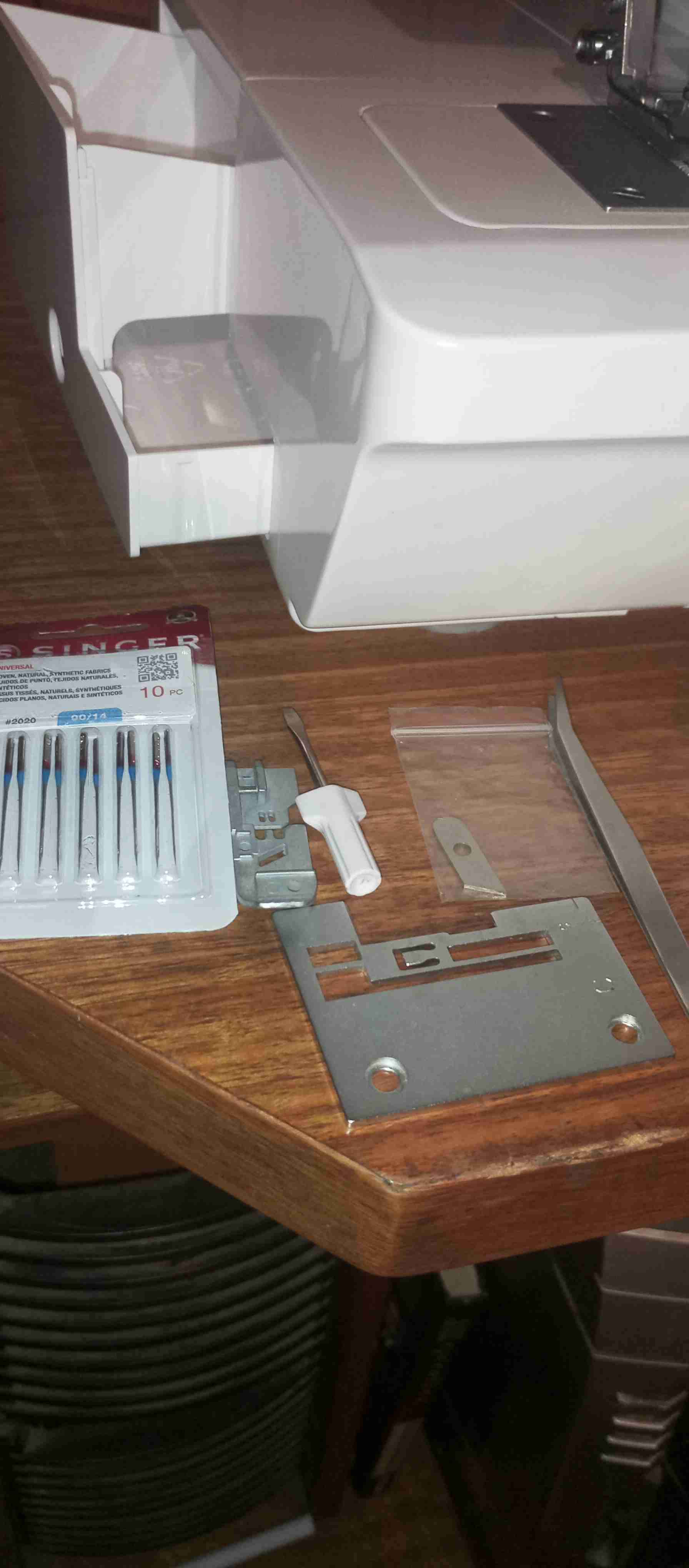 Máquina de coser Singer Overlock - miniatura 5